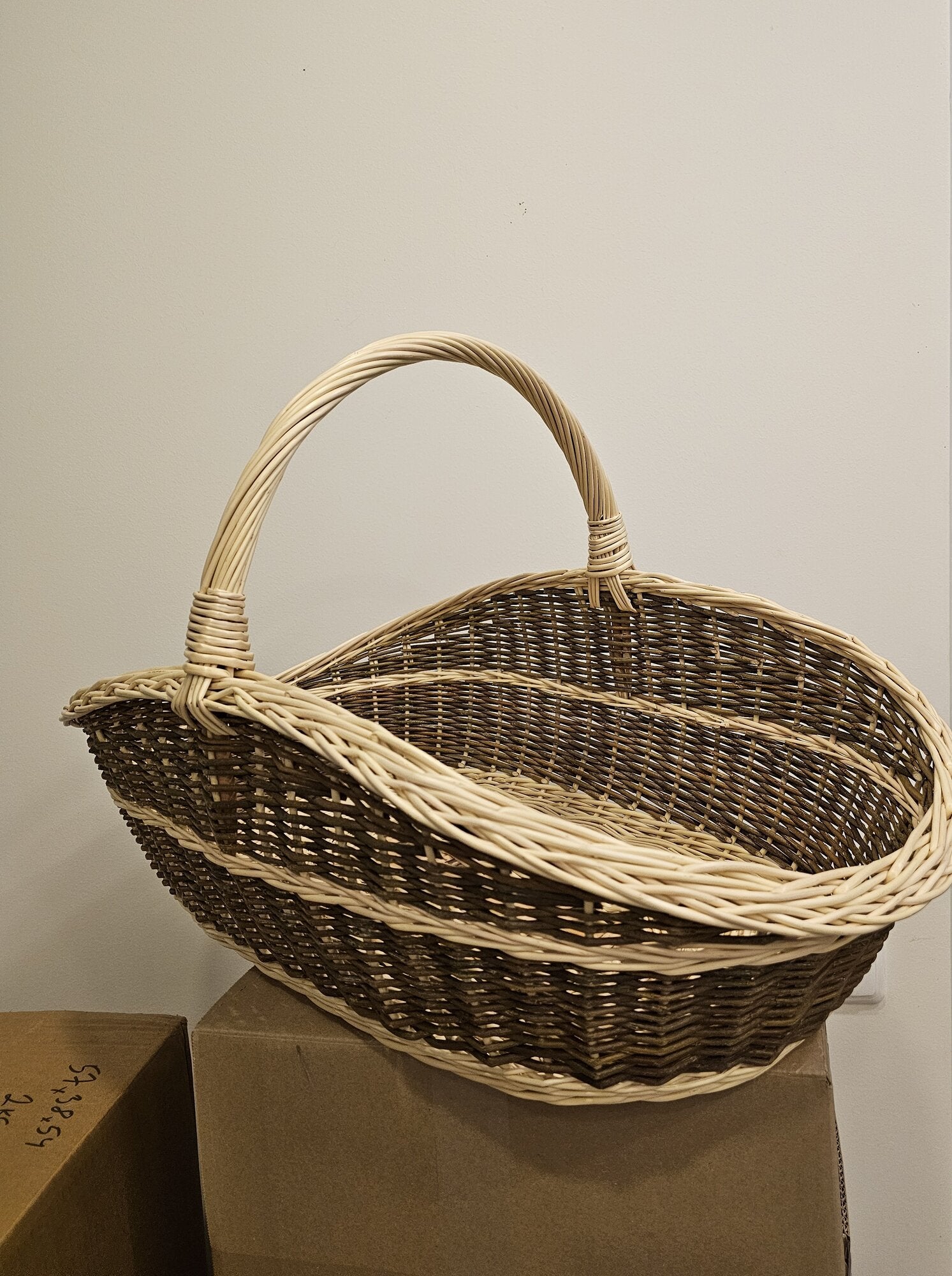 Wicker basket 001b