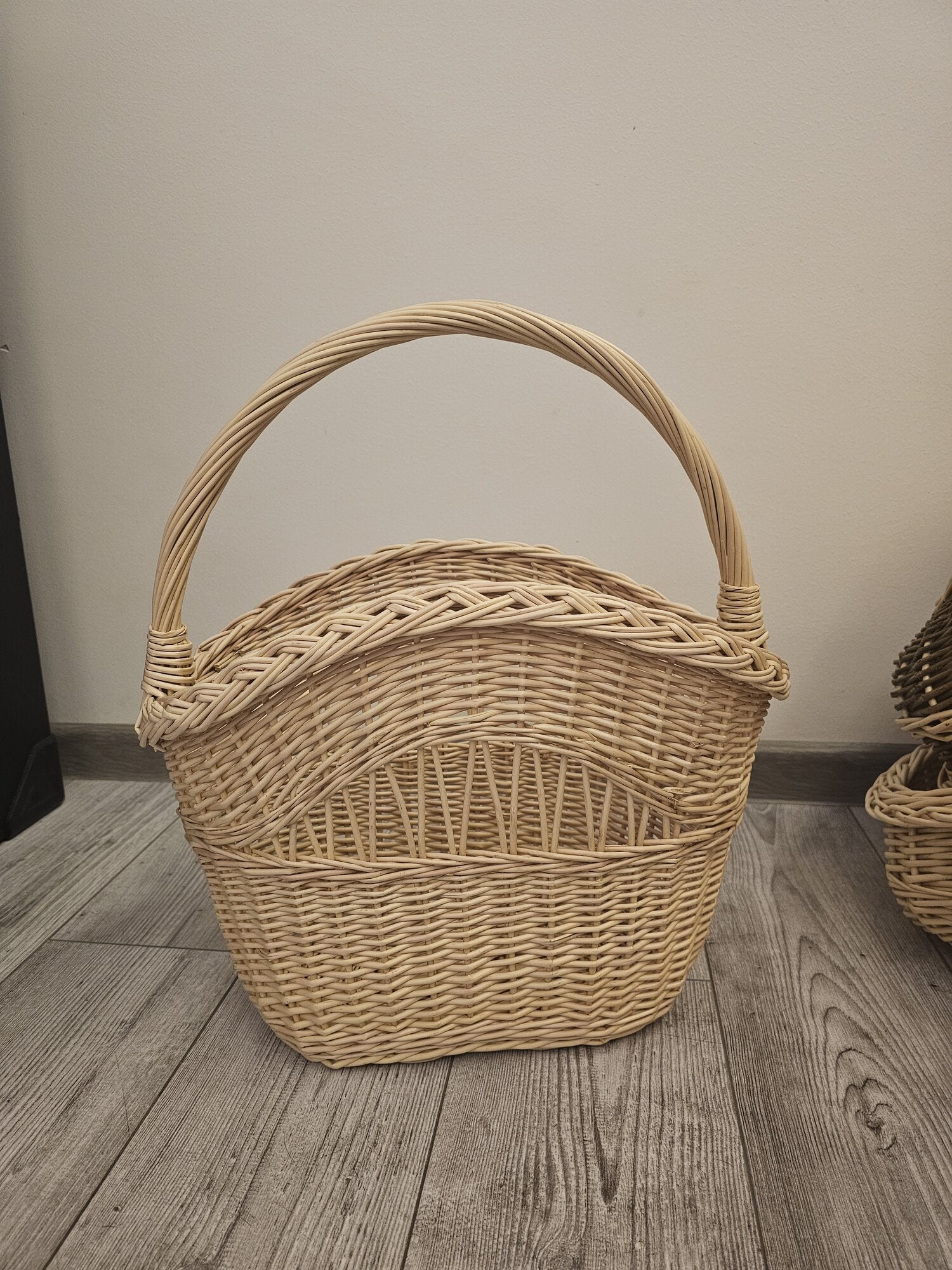 Wicker basket 003b