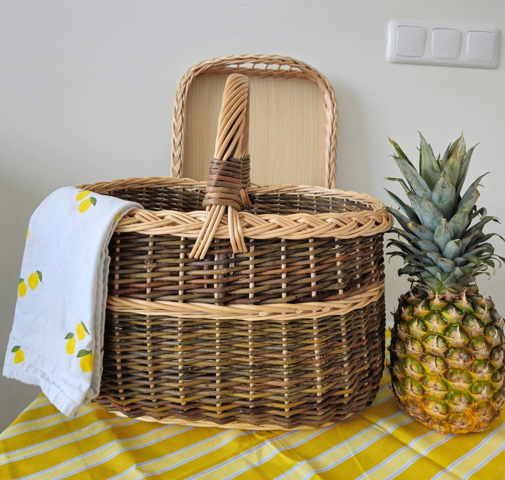 Wicker basket 009b