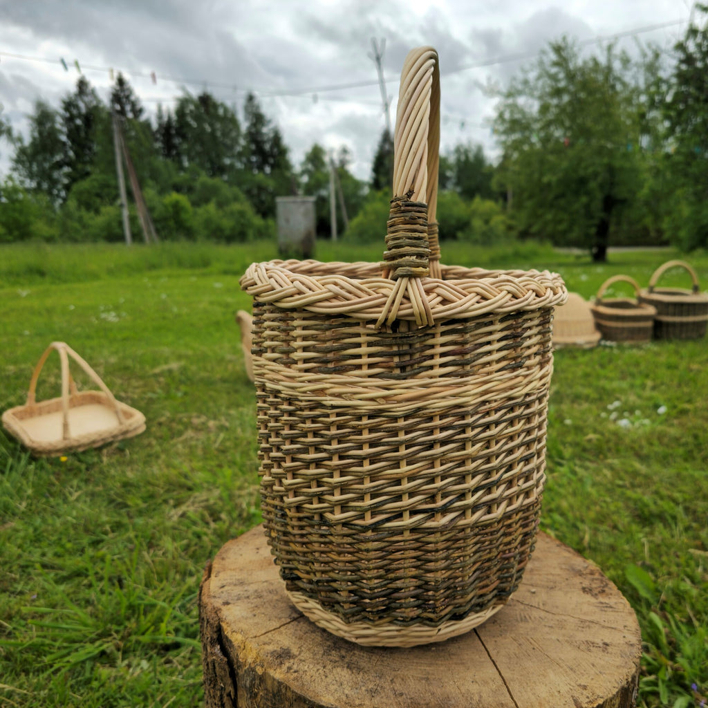 Wicker basket 010b