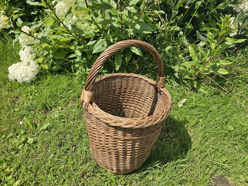 Wicker basket 010b