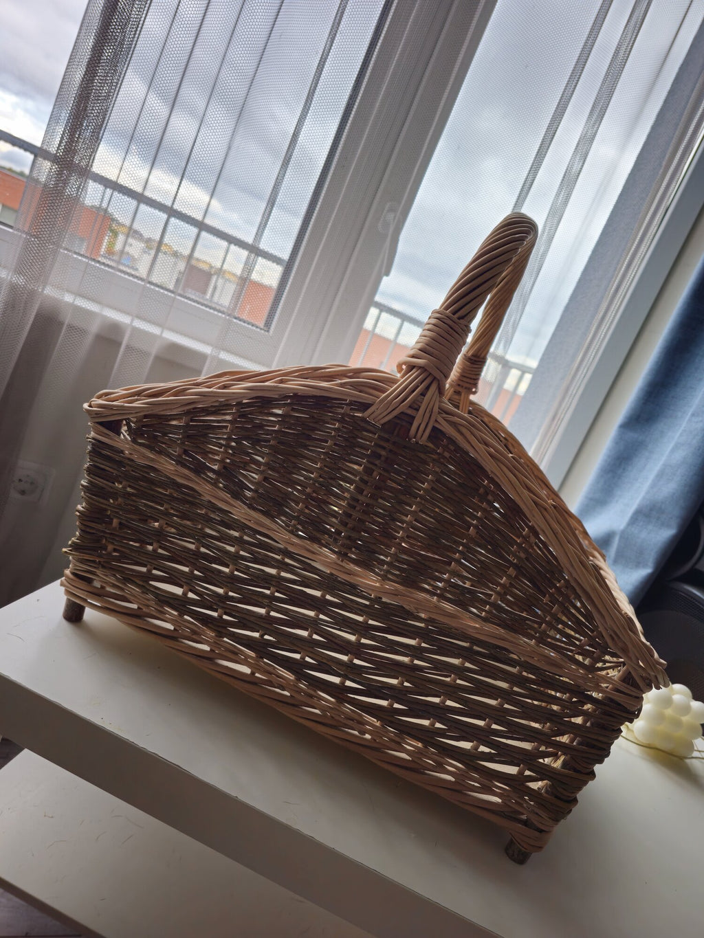 Wicker firewood basket 012b