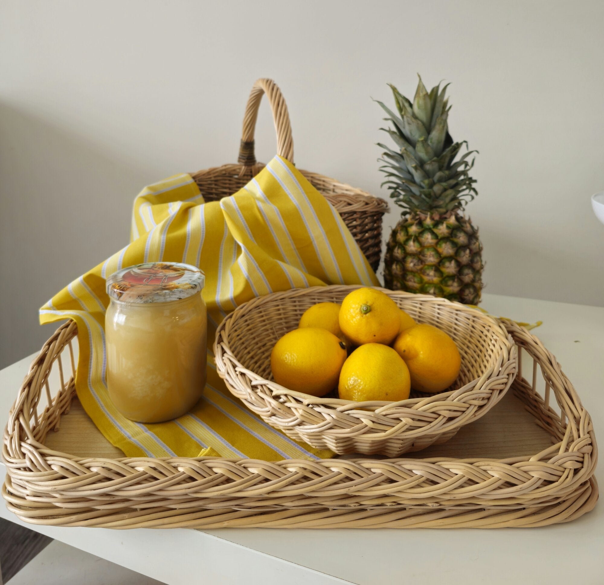 Wicker serving tray 013b