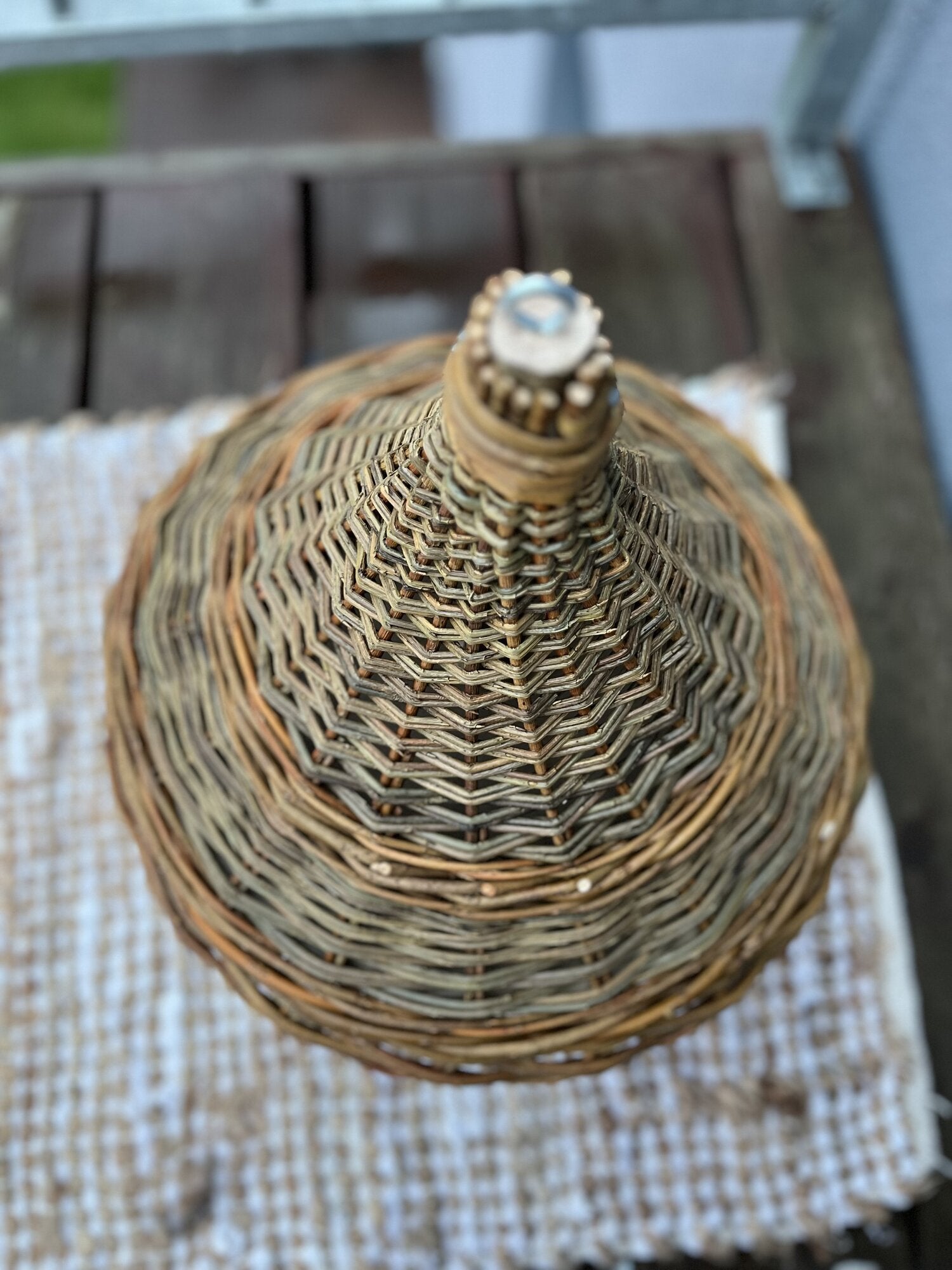 Wicker bird feeder 016b
