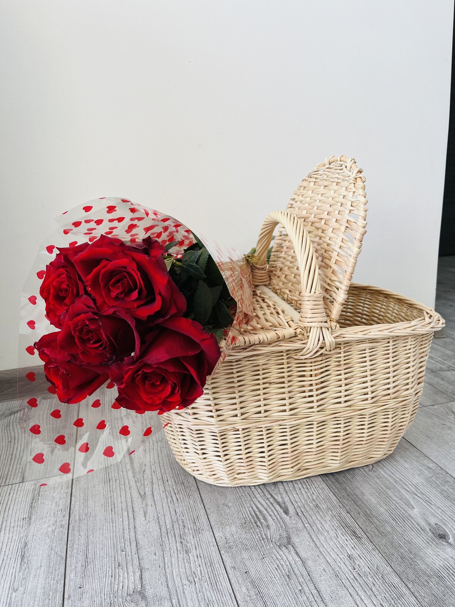 Wicker picnic basket 022b