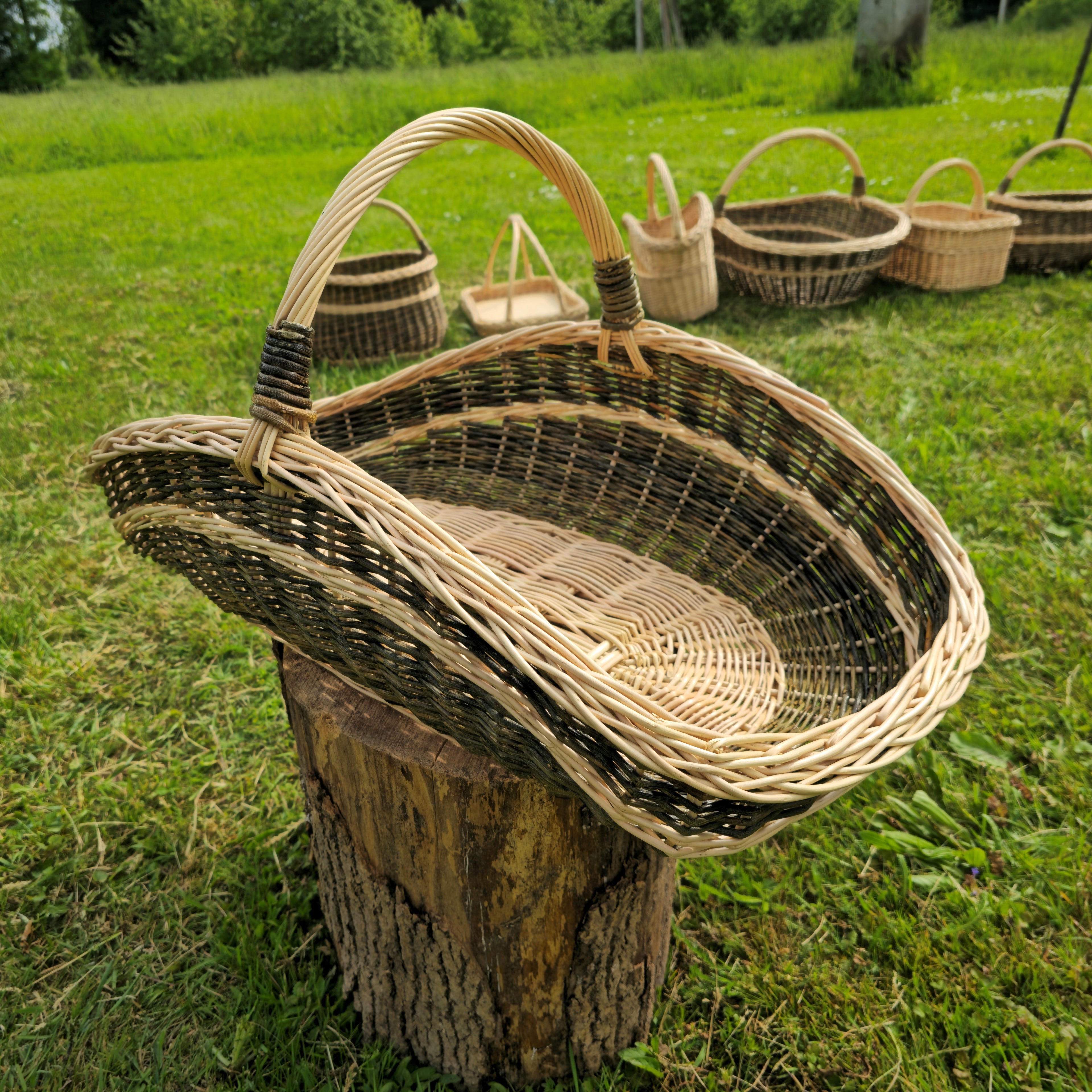 Large wicker basket 027b-1