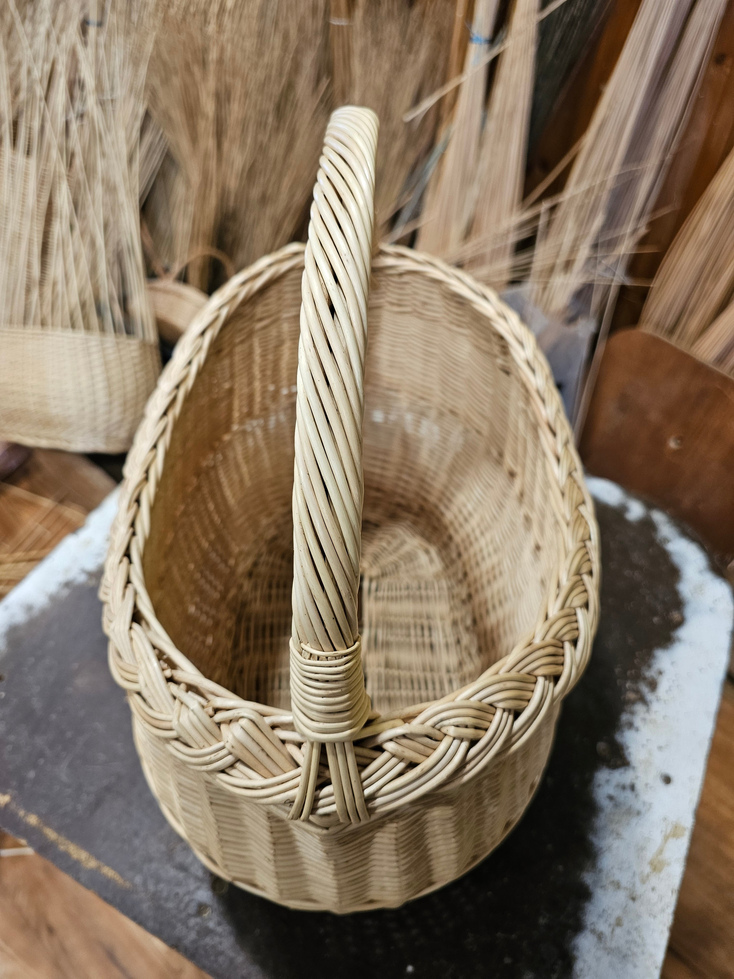 Wicker basket 027r
