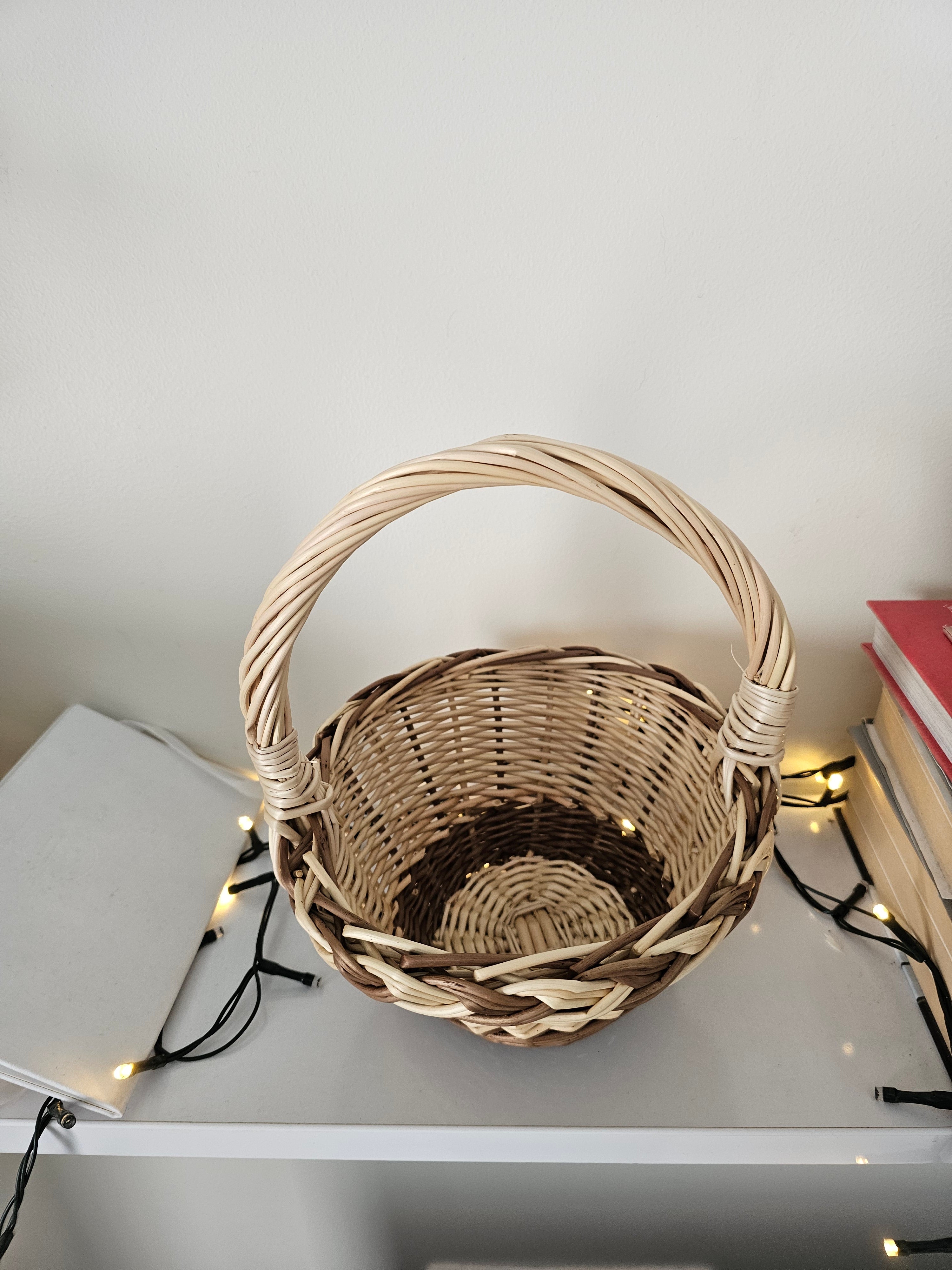 Small wicker basket 042b