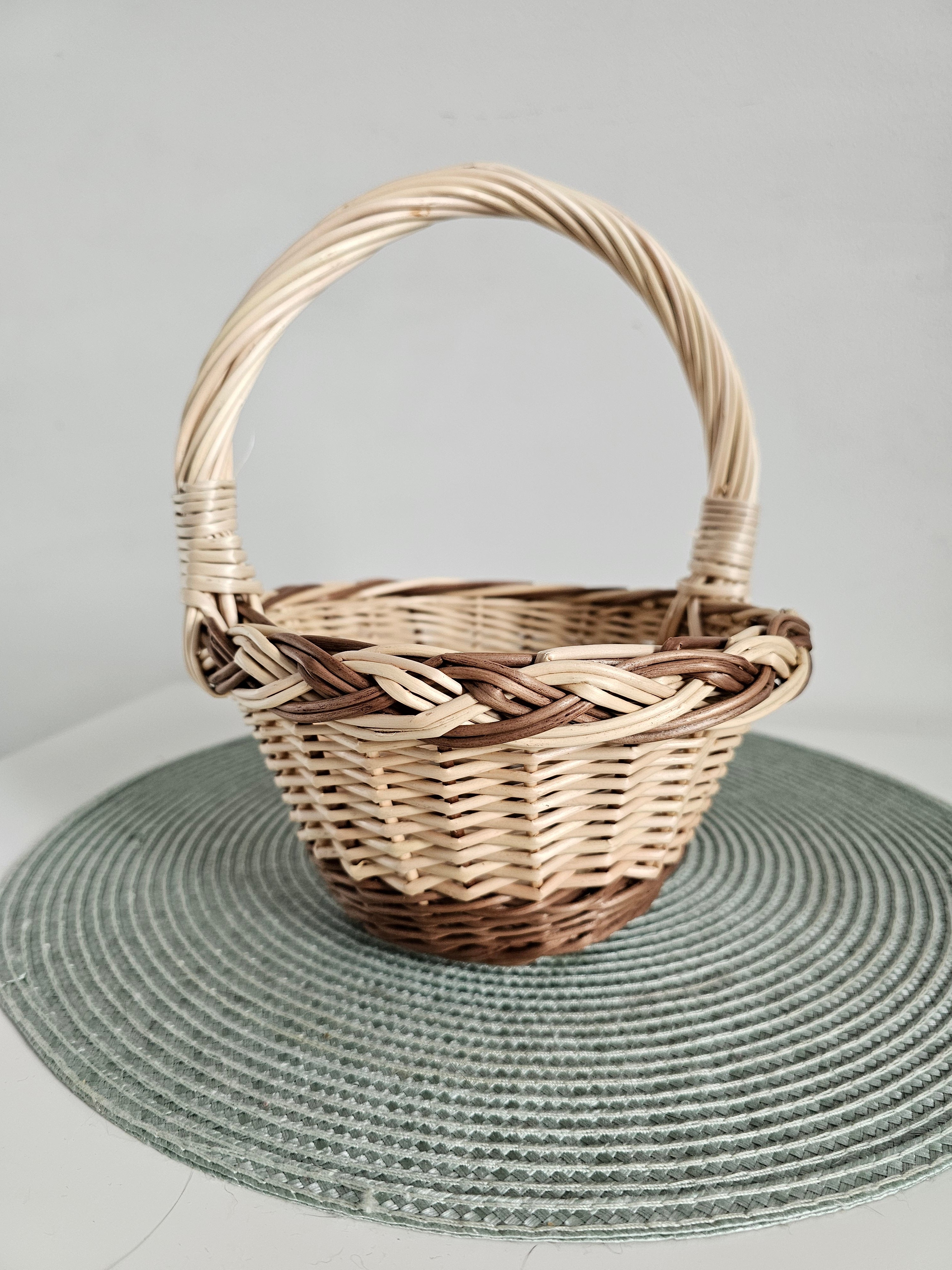 Small wicker basket 042b