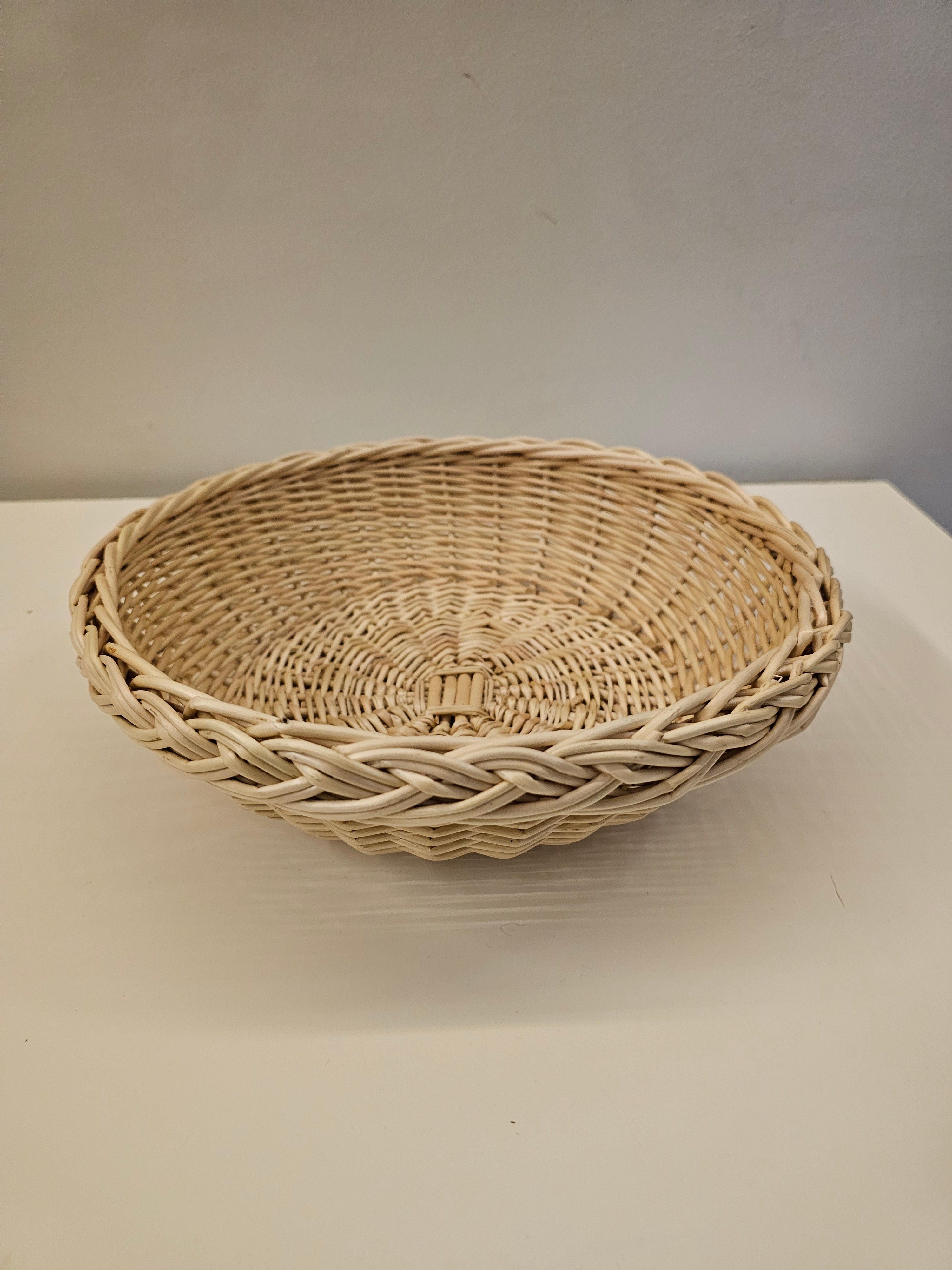 Wicker plate 044b