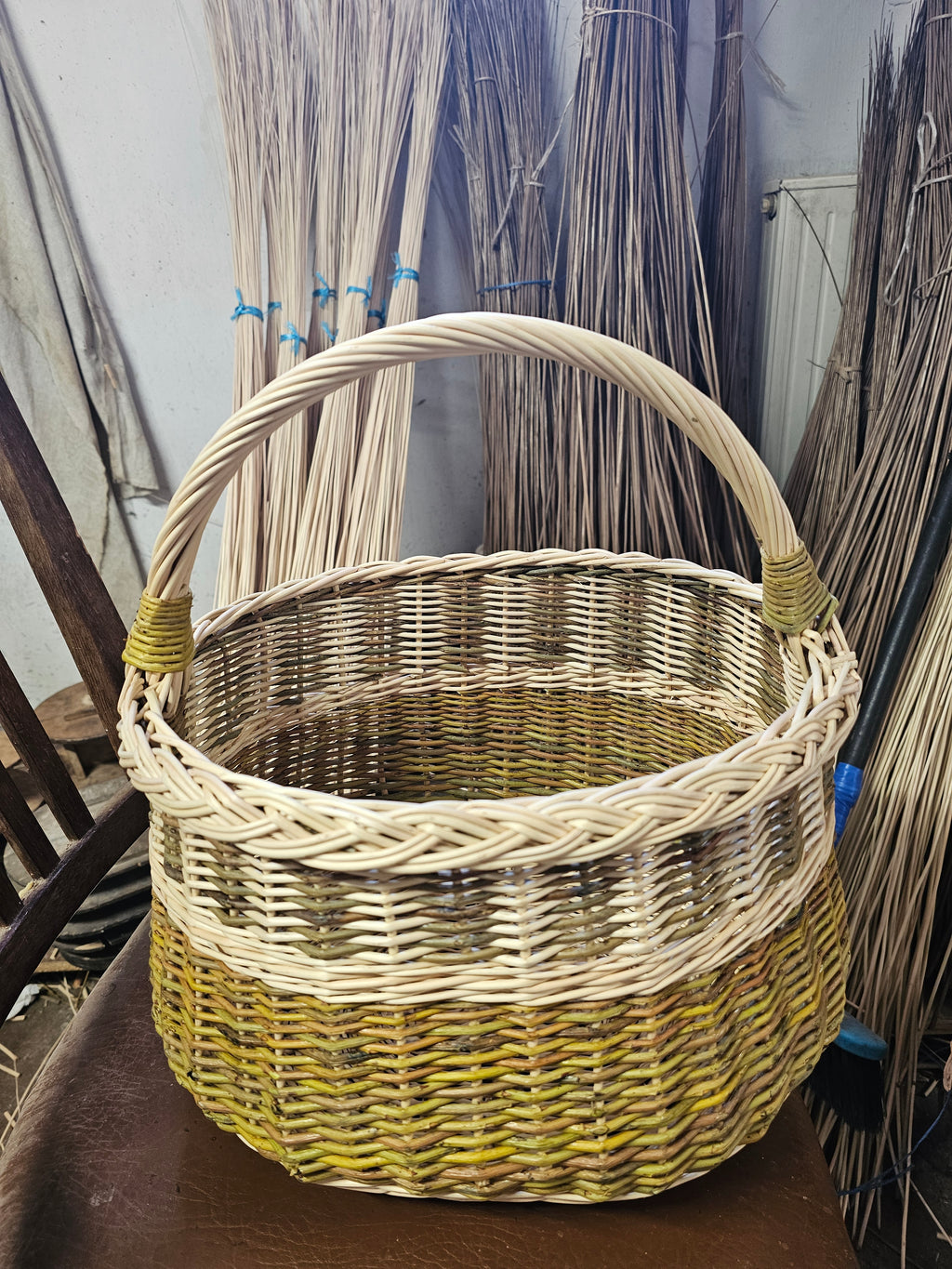 Wicker basket 046b