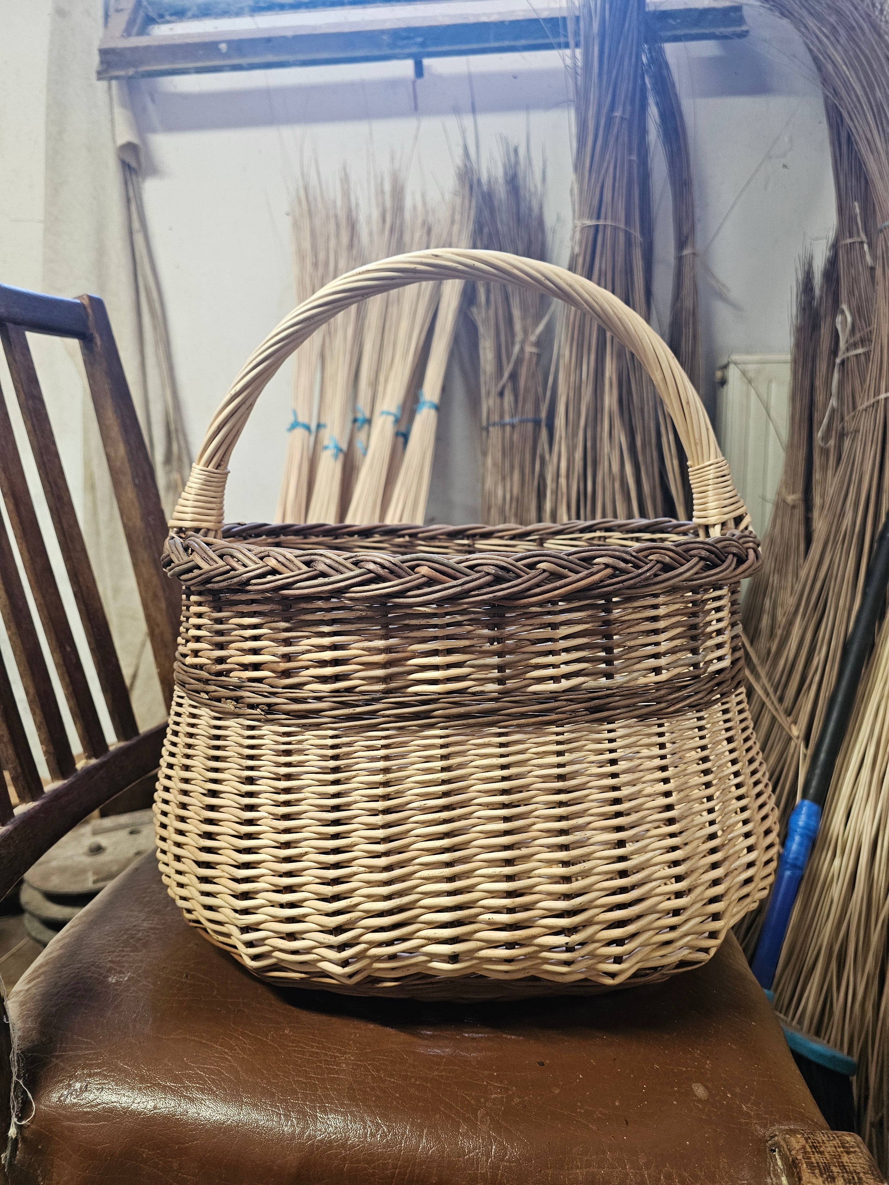 Wicker basket 046b