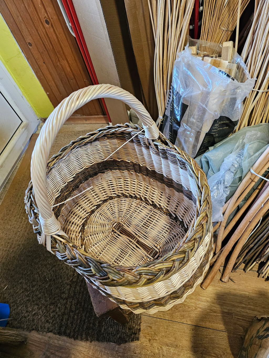 Wicker basket 044r