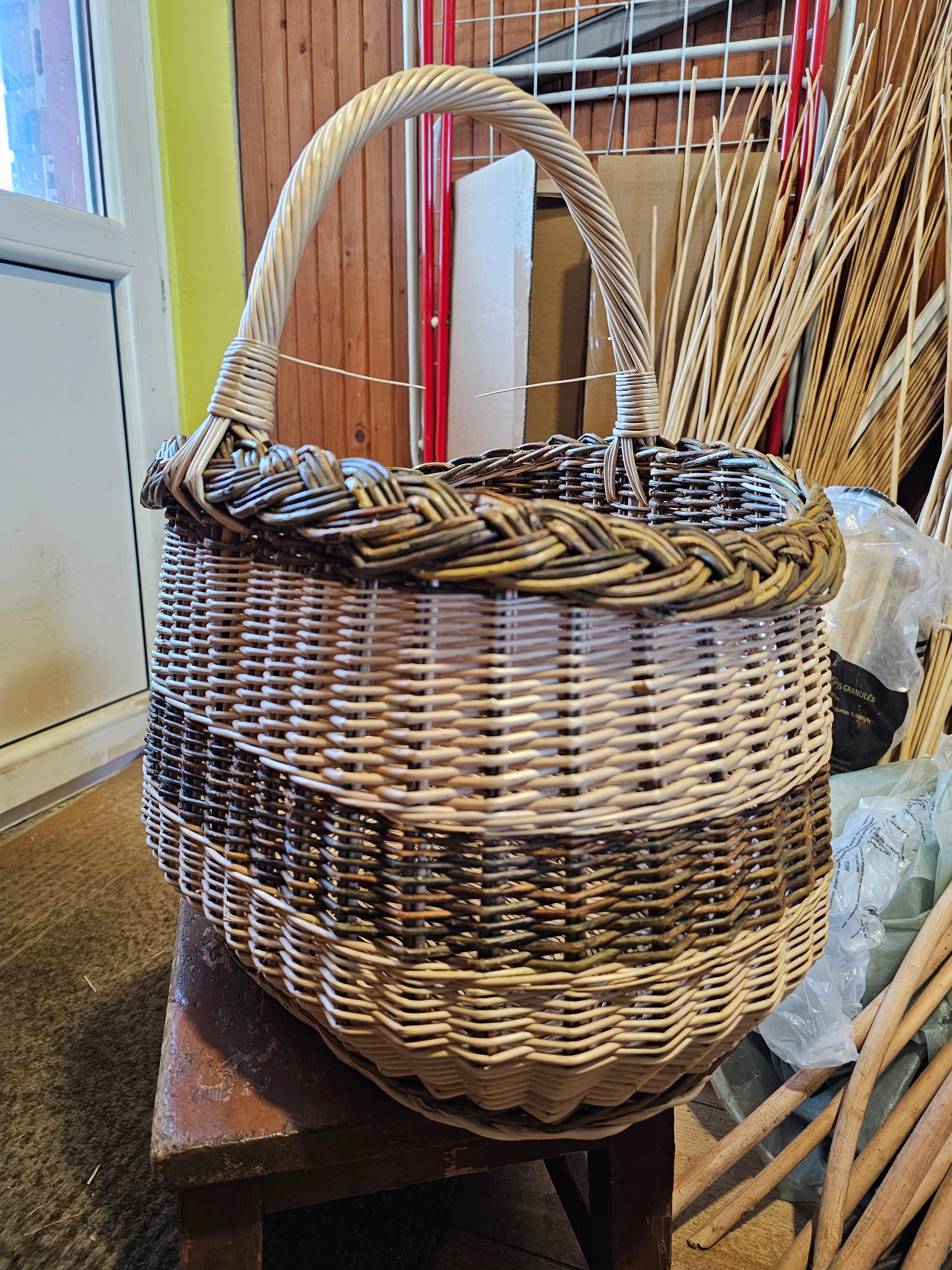 Wicker basket 044r