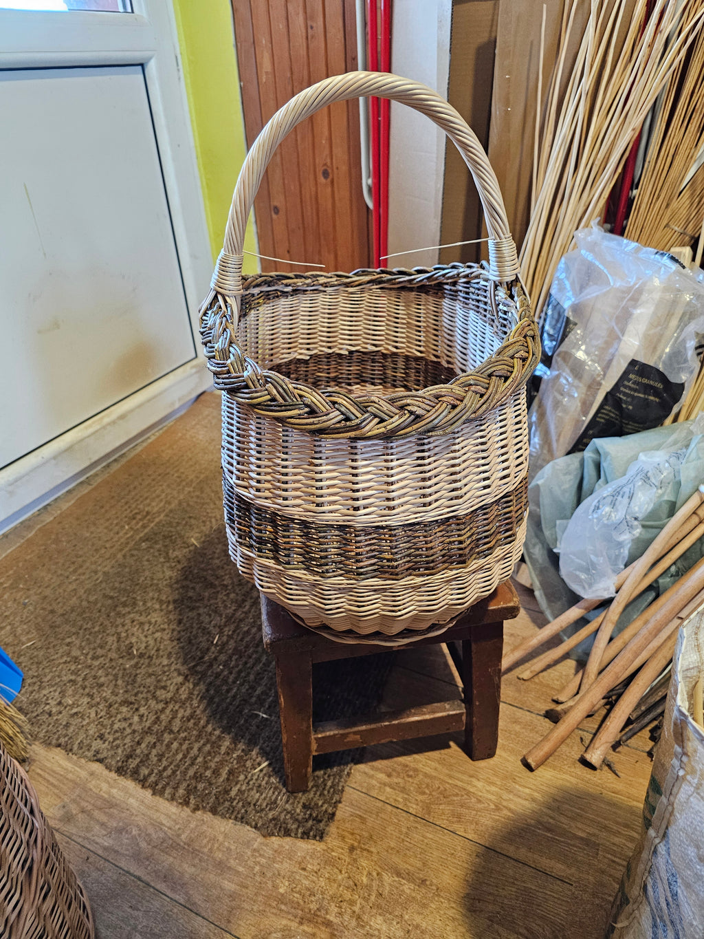 Wicker basket 044r