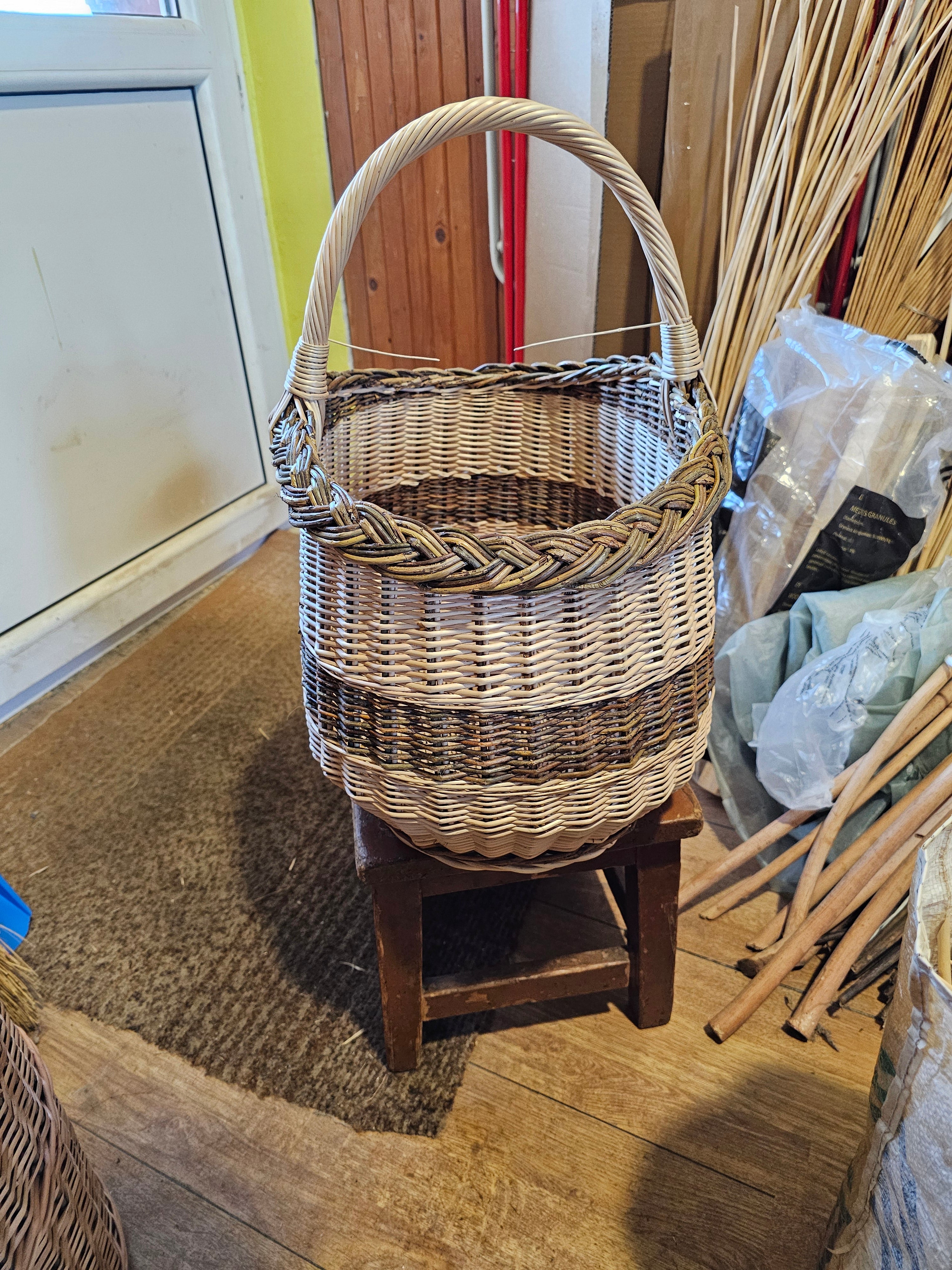 Wicker basket 044r
