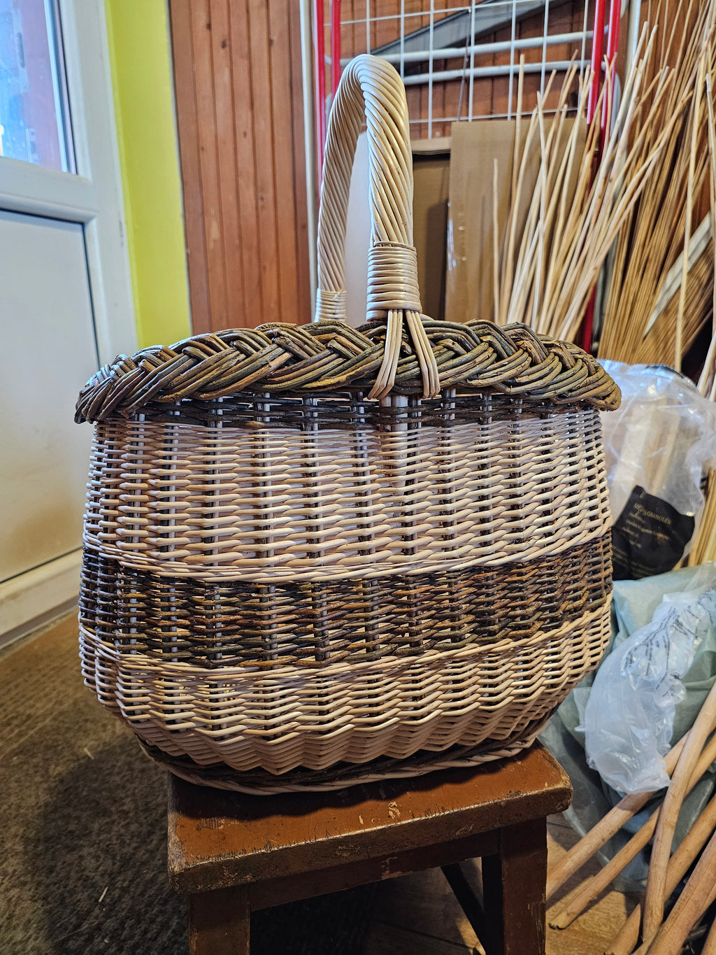 Wicker basket 044r