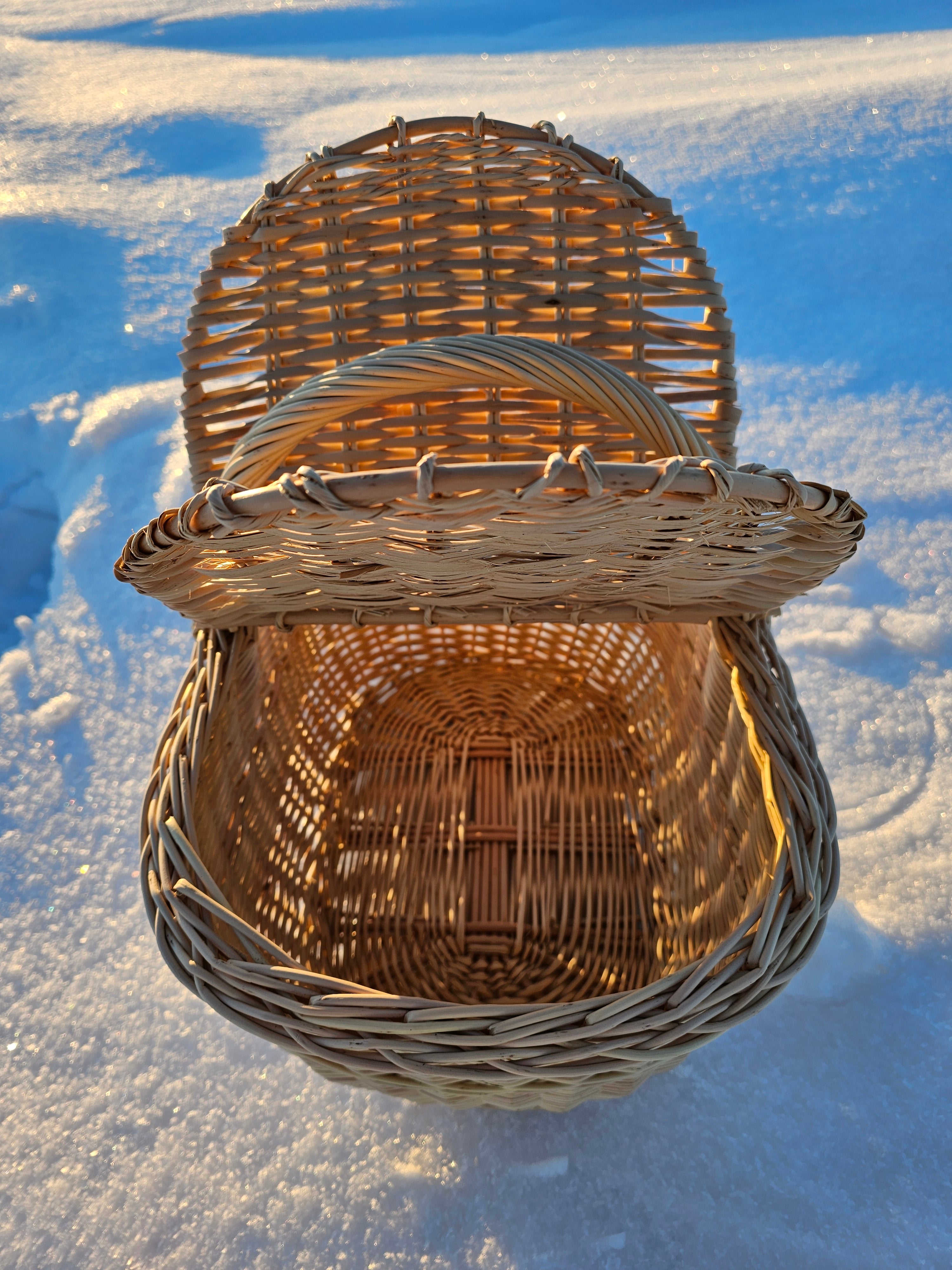 Wicker picnic basket 022b