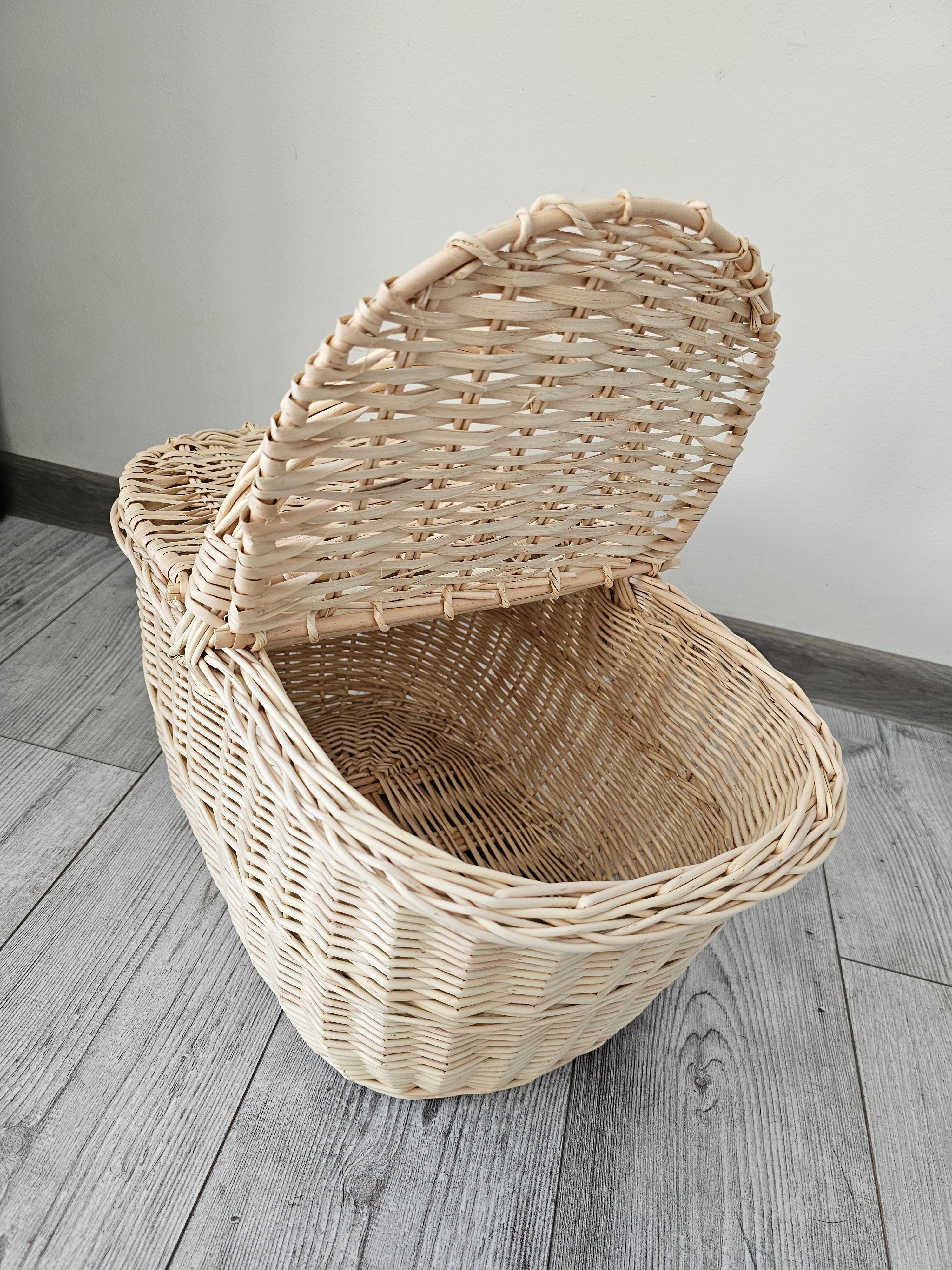 Wicker picnic basket 022b
