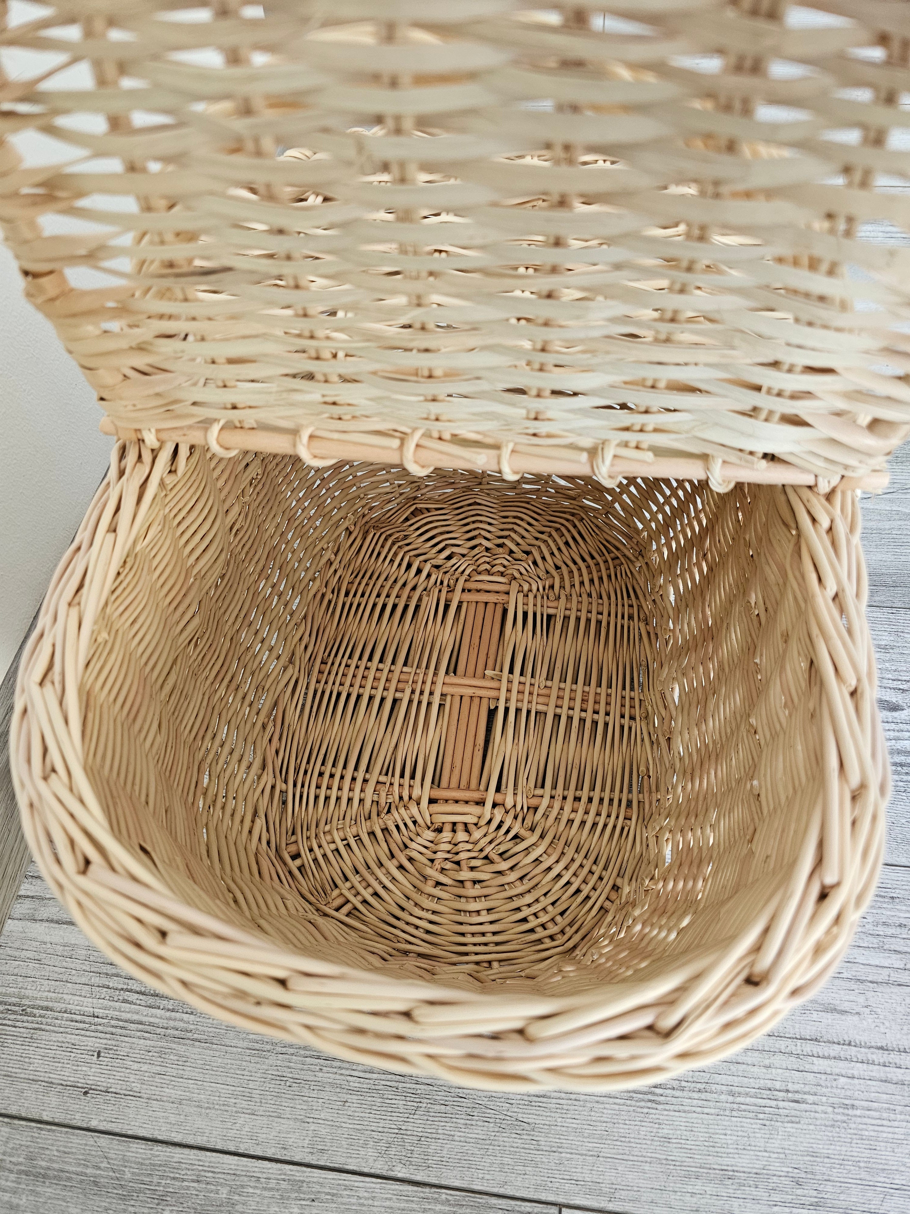 Wicker picnic basket 022b
