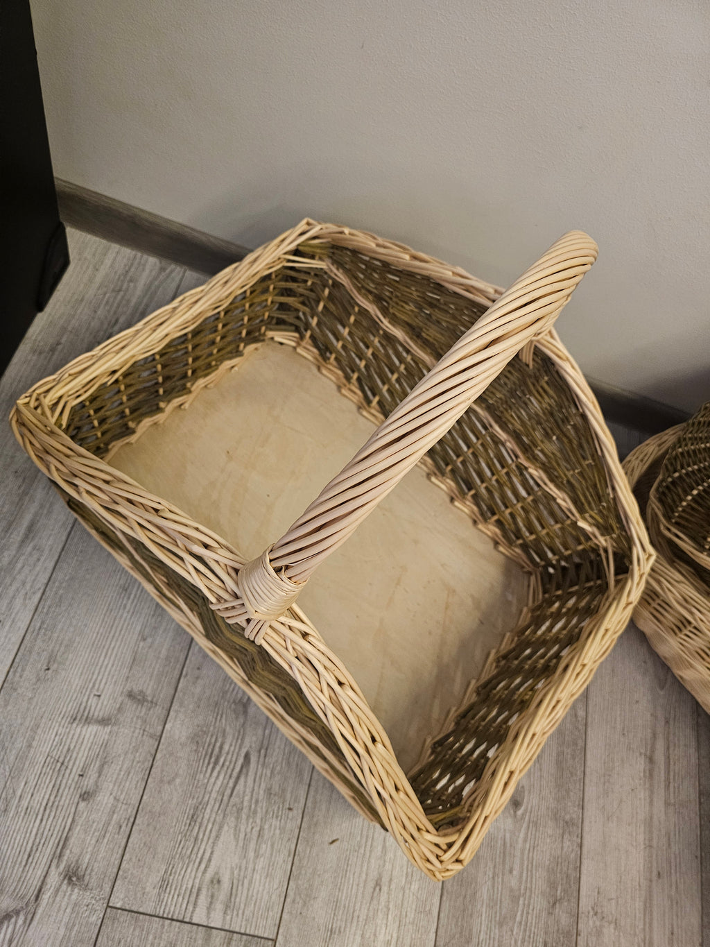 Wicker firewood basket 012b