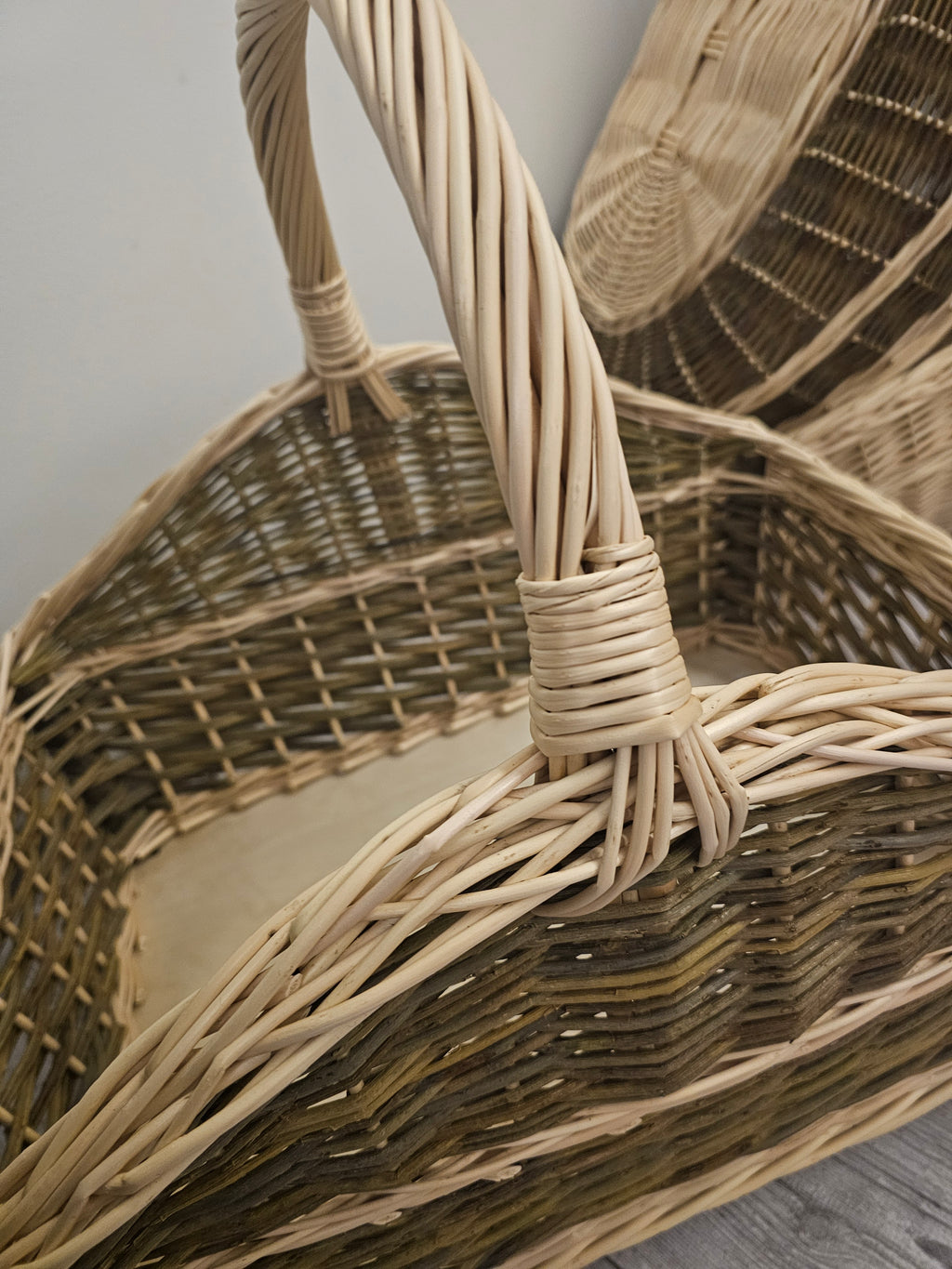 Wicker firewood basket 012b