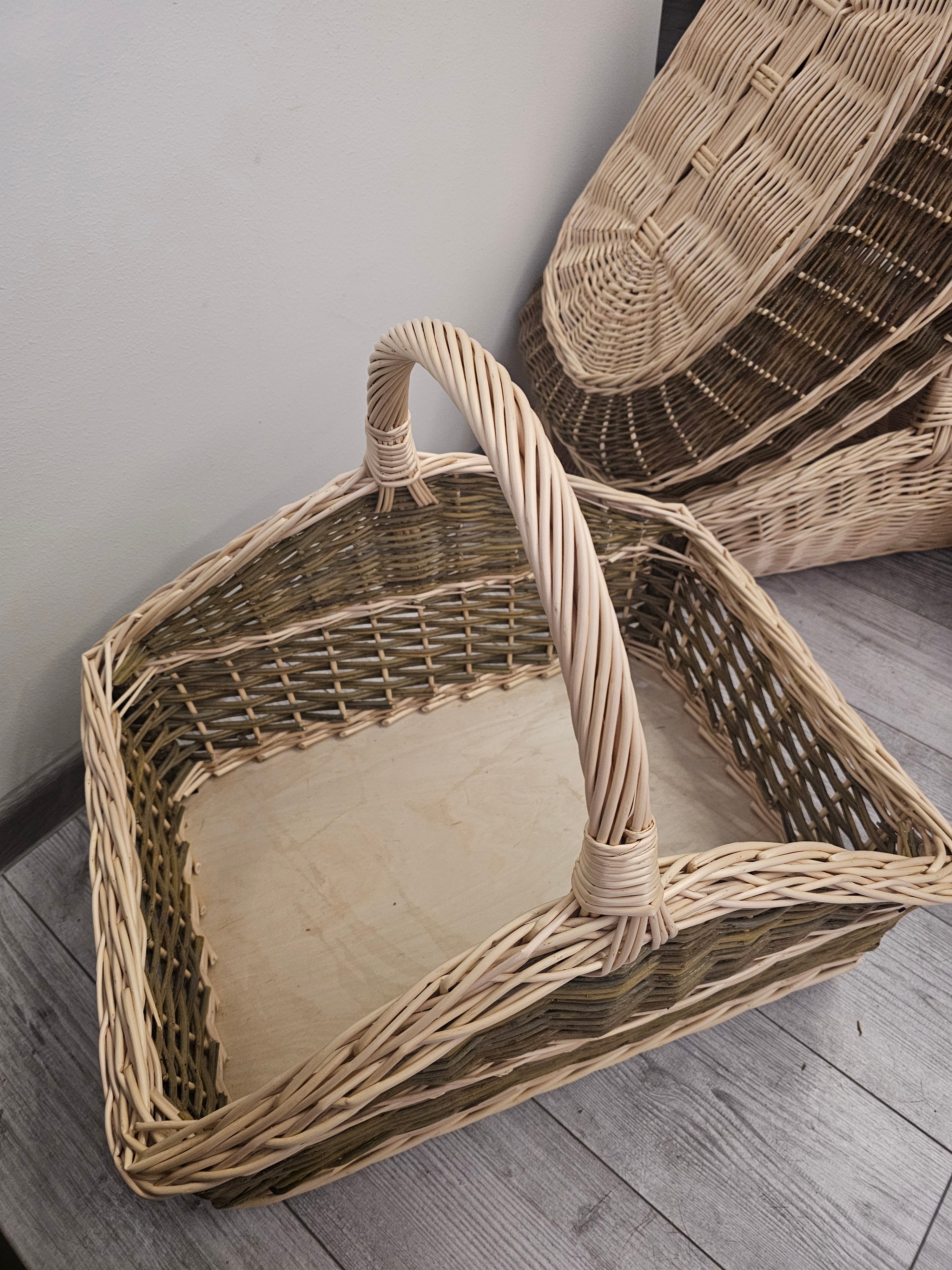 Wicker firewood basket 012b