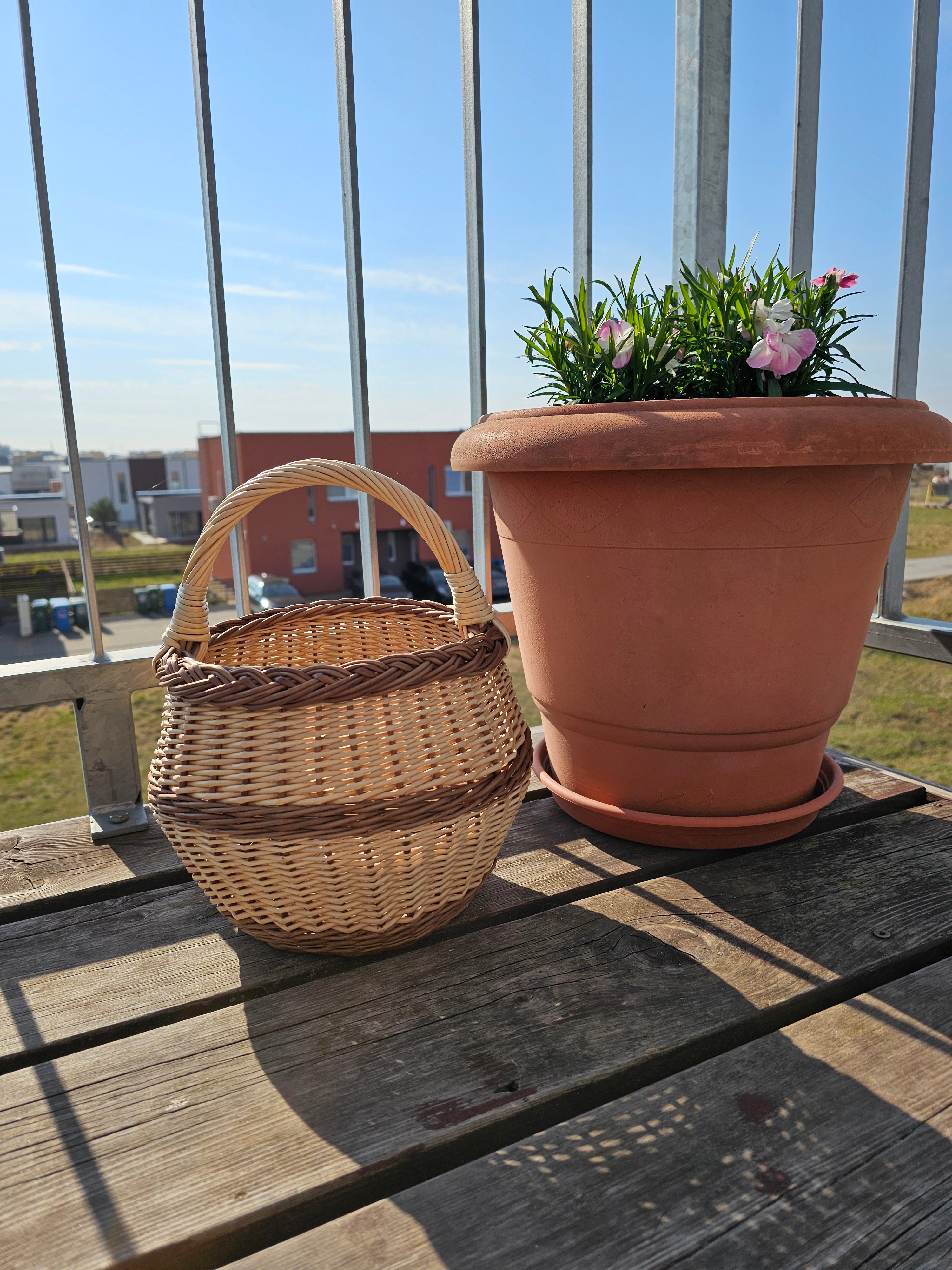 Small wicker basket 021b