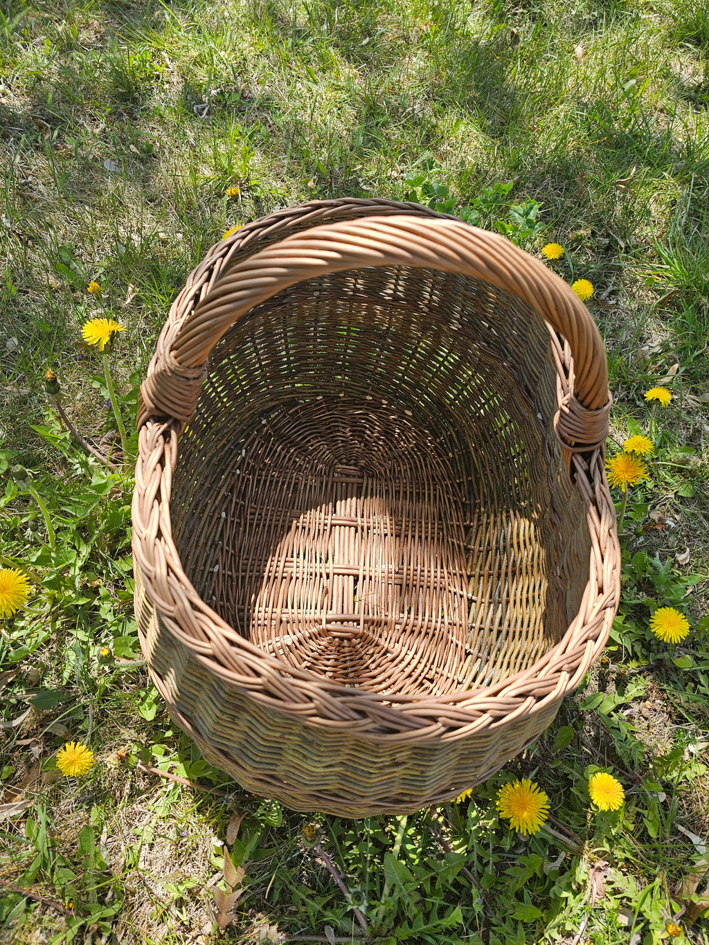 Large wicker basket 047b