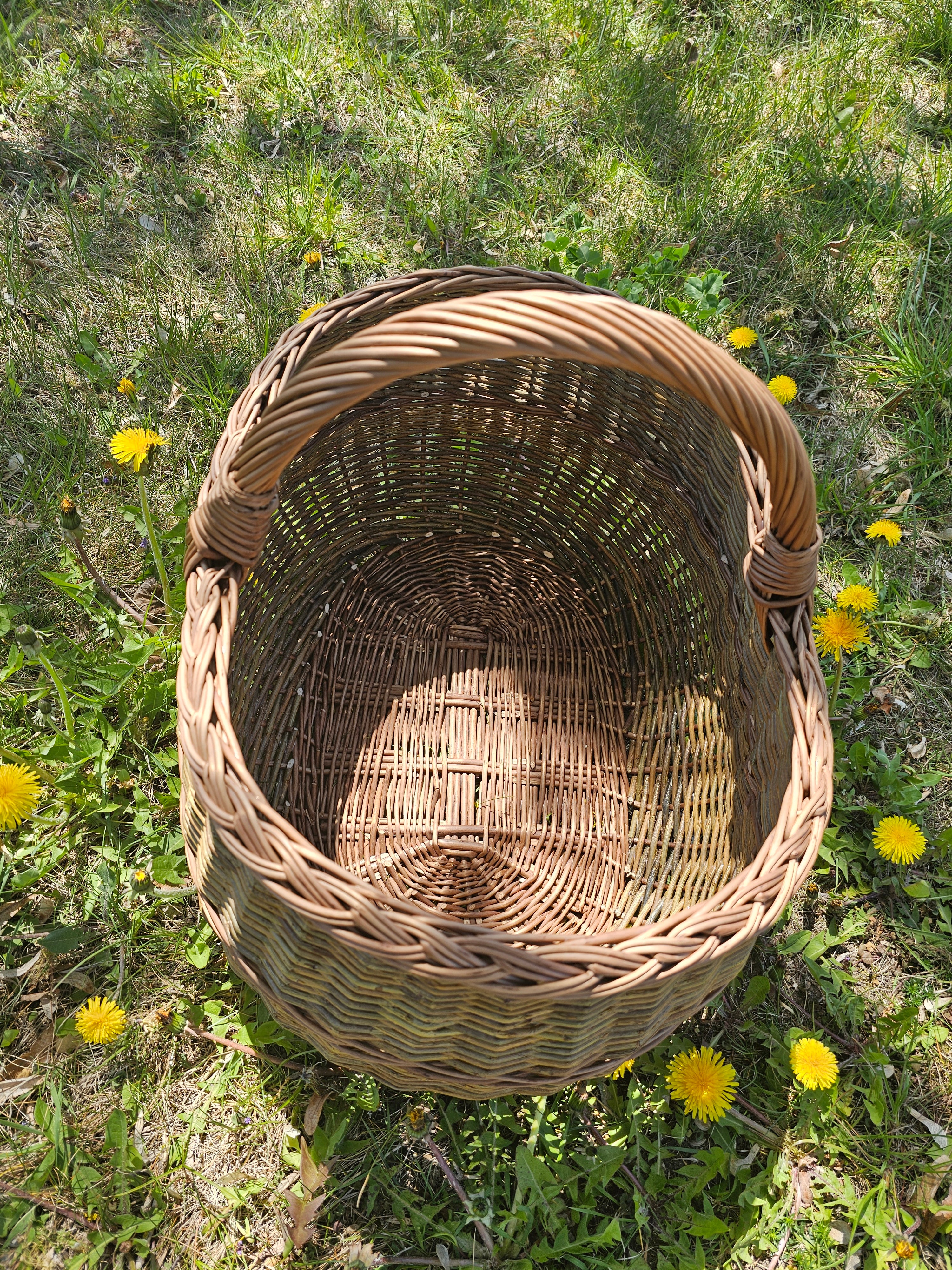 Large wicker basket 047b