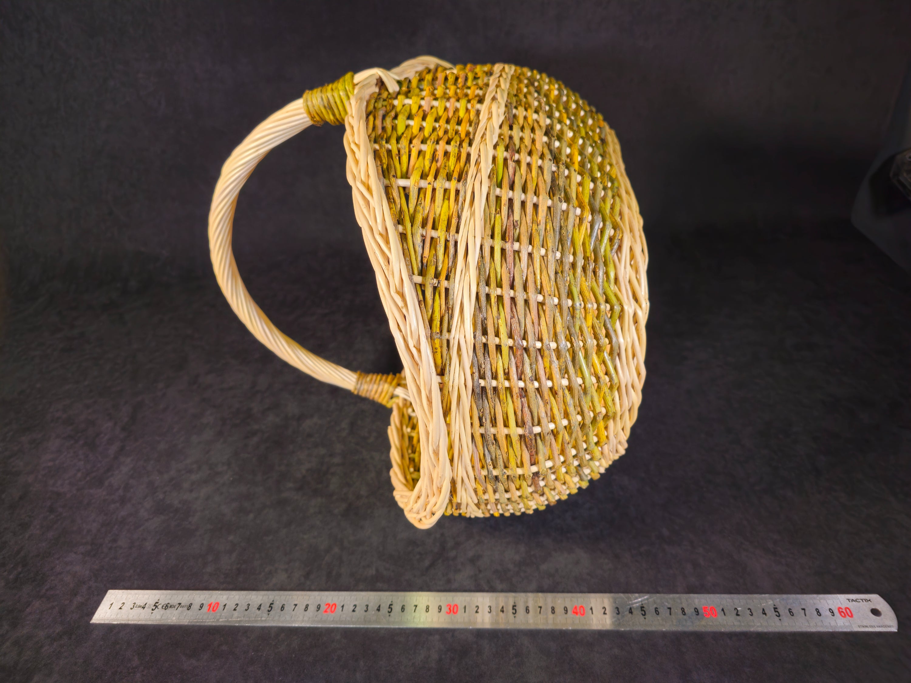 Wicker basket 036b