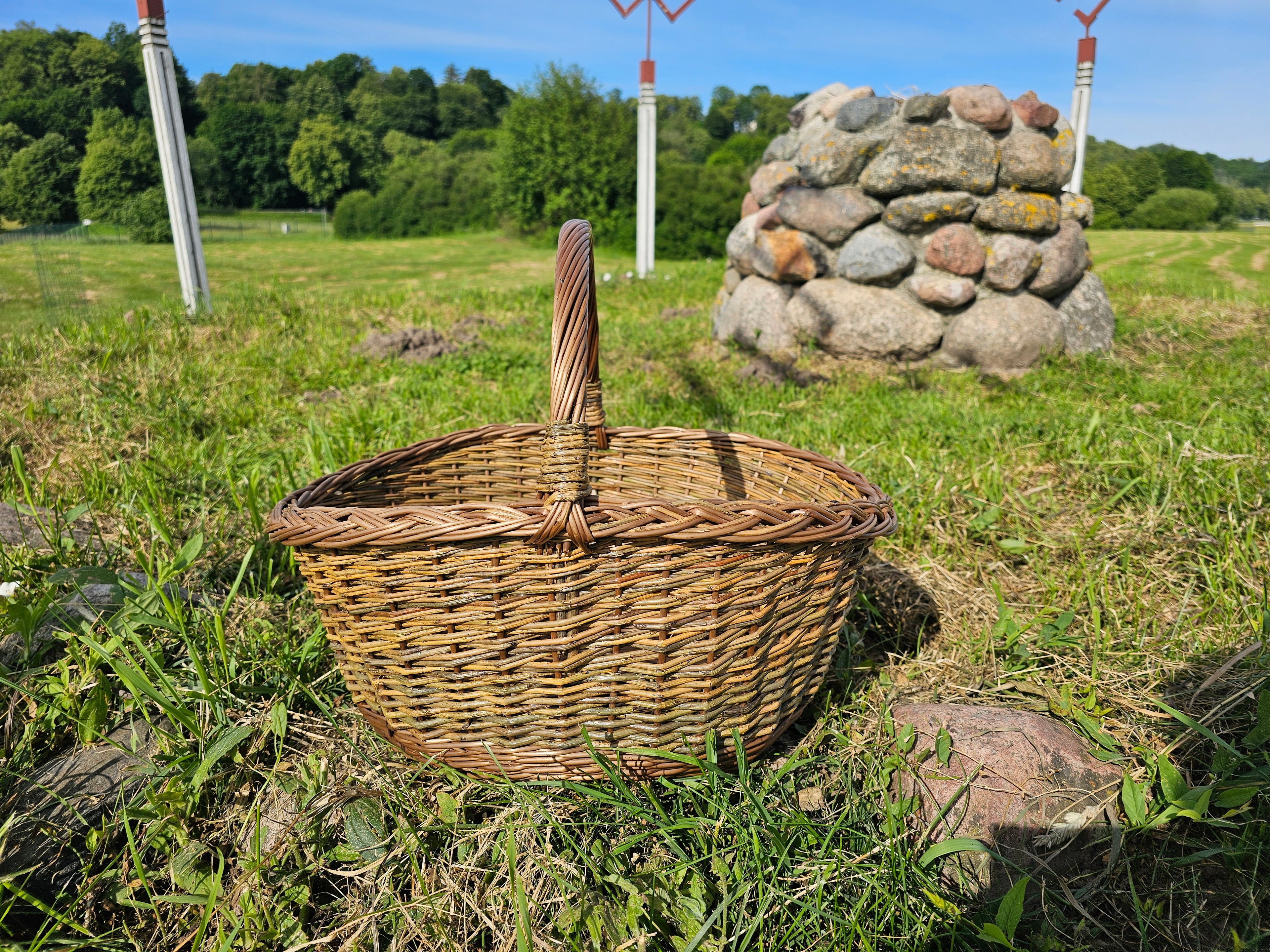 Wicker basket 045b