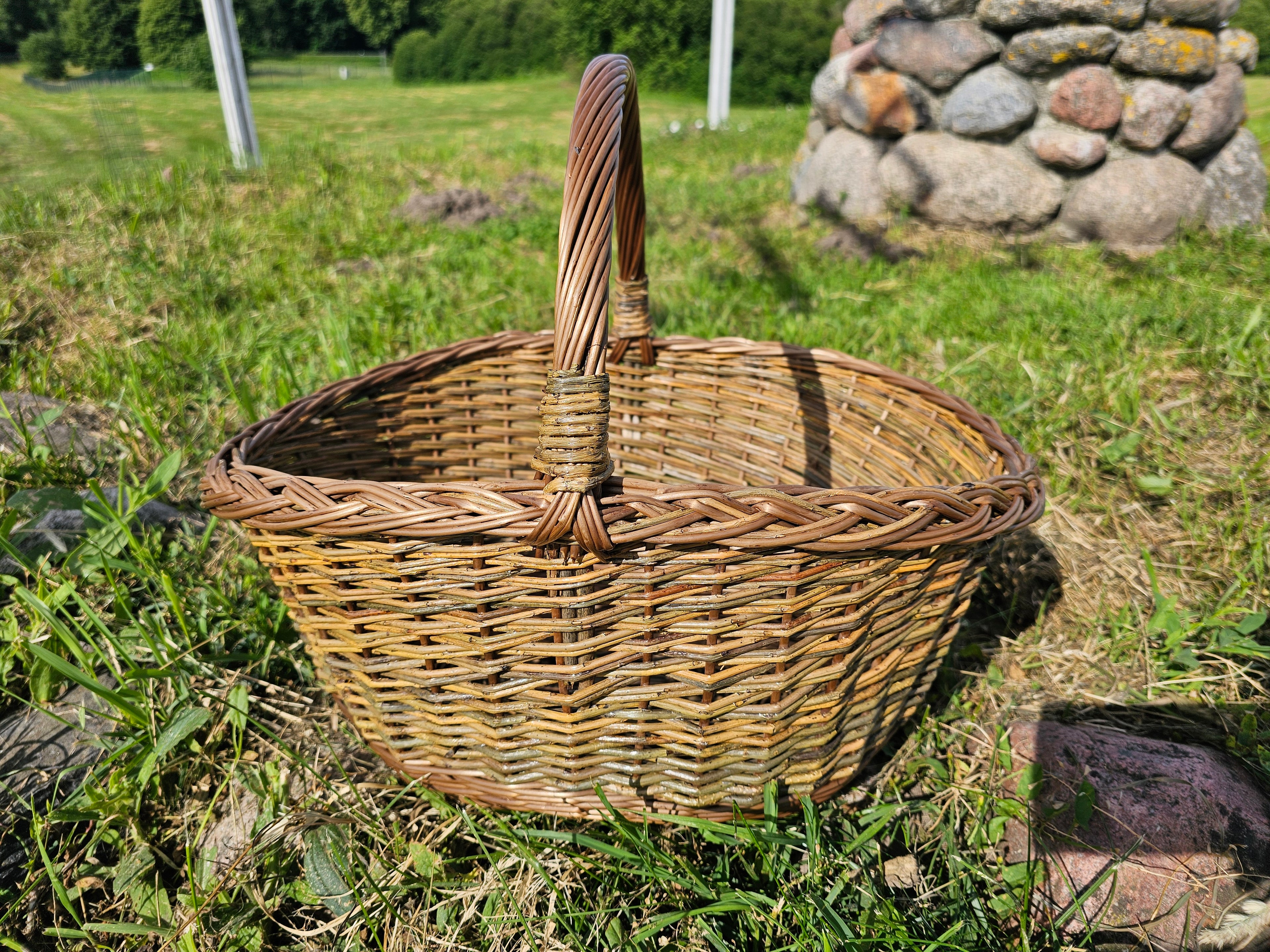 Wicker basket 045b