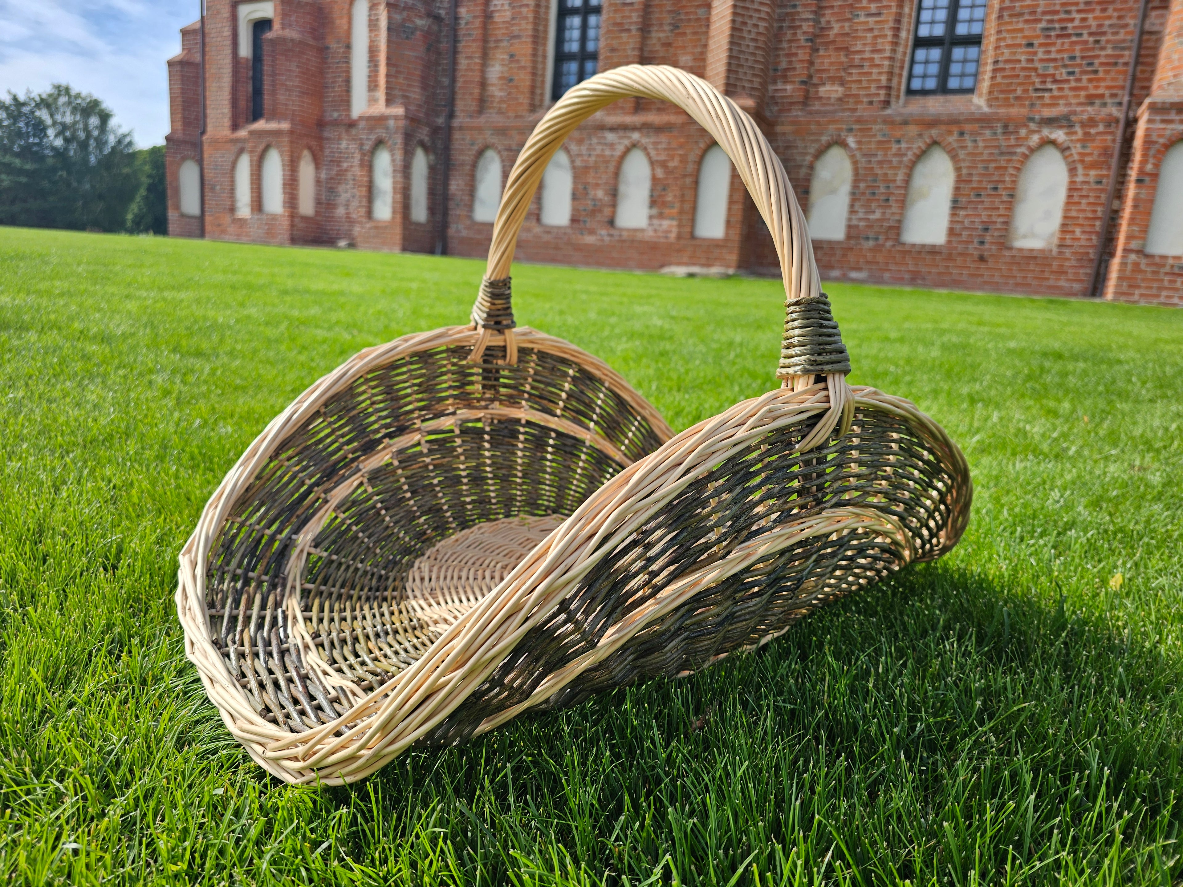 Wicker flower basket 031b