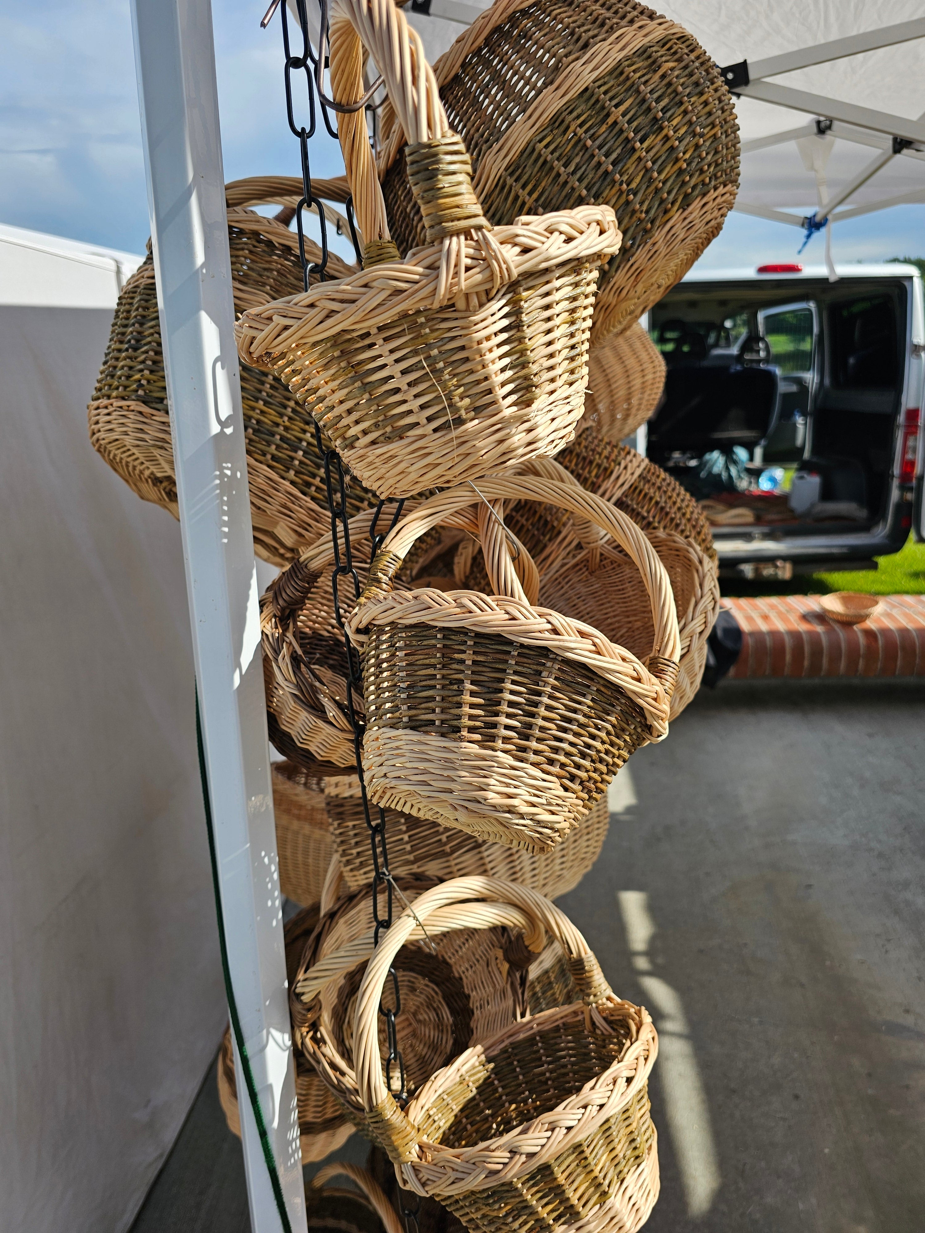 Small wicker basket 042b