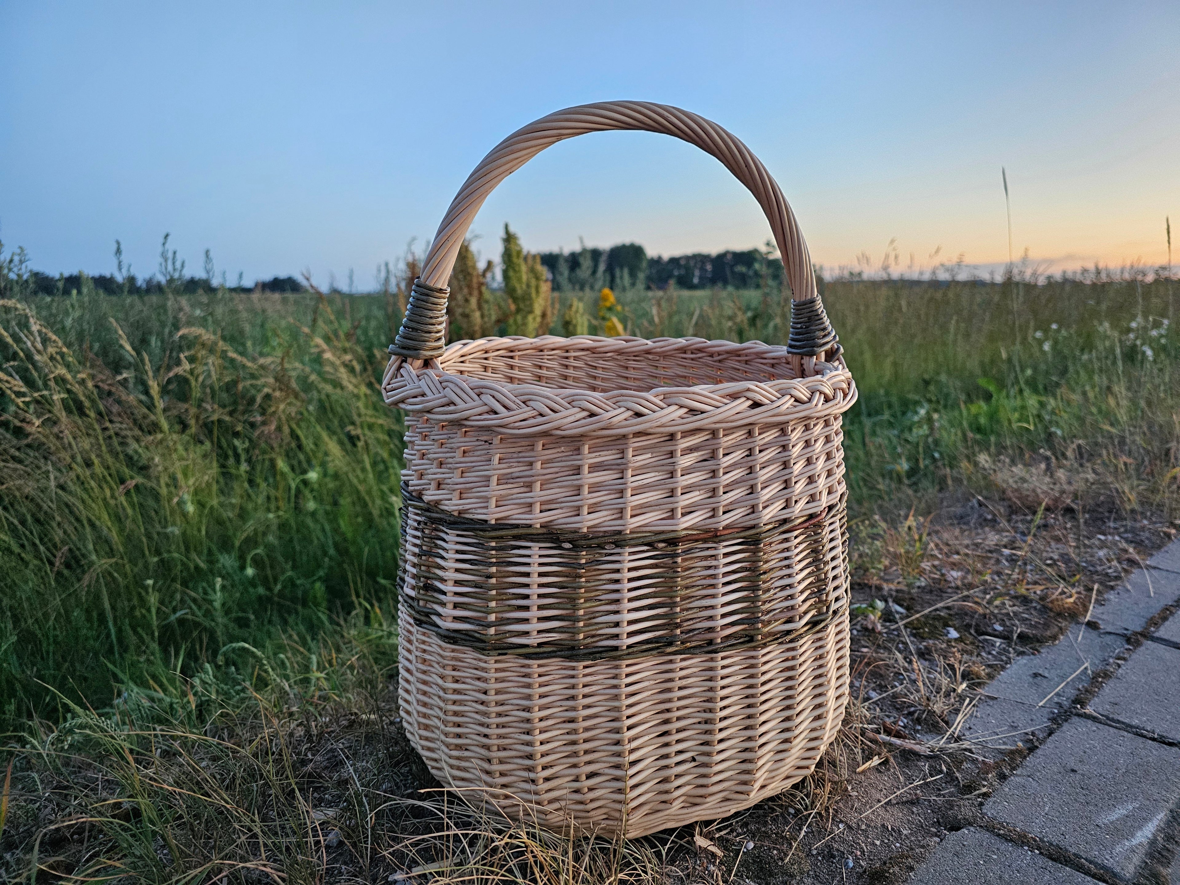 Wicker basket 015b