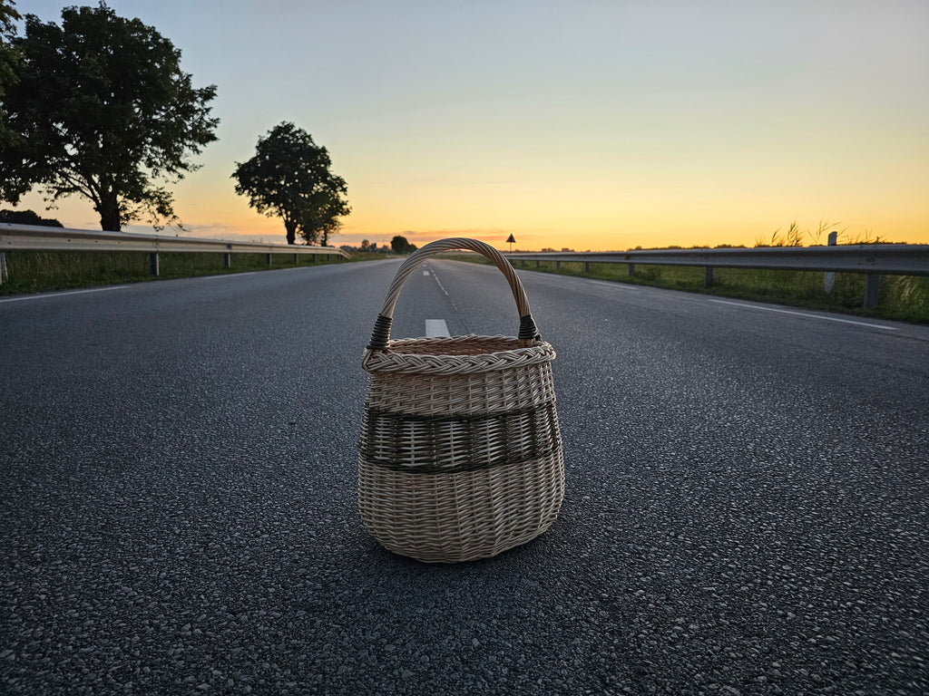 Wicker basket 015b