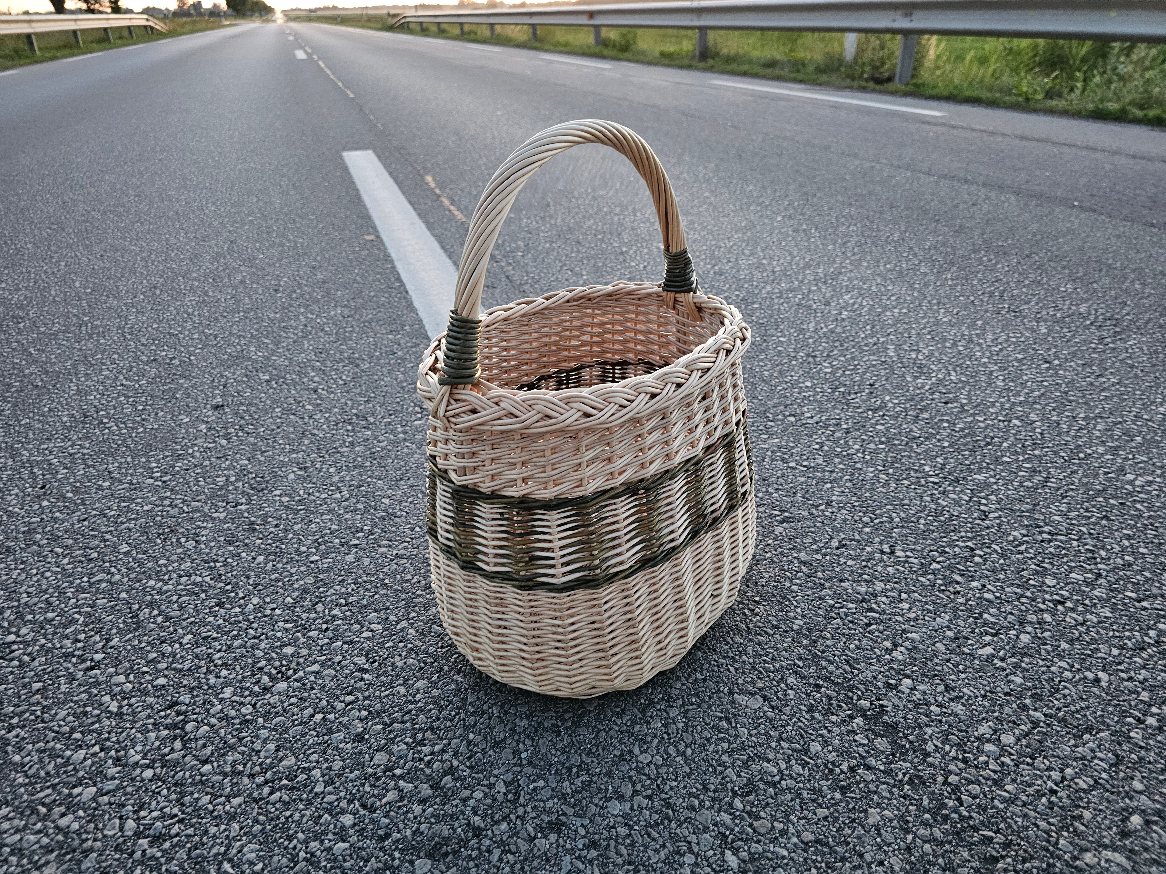 Wicker basket 015b