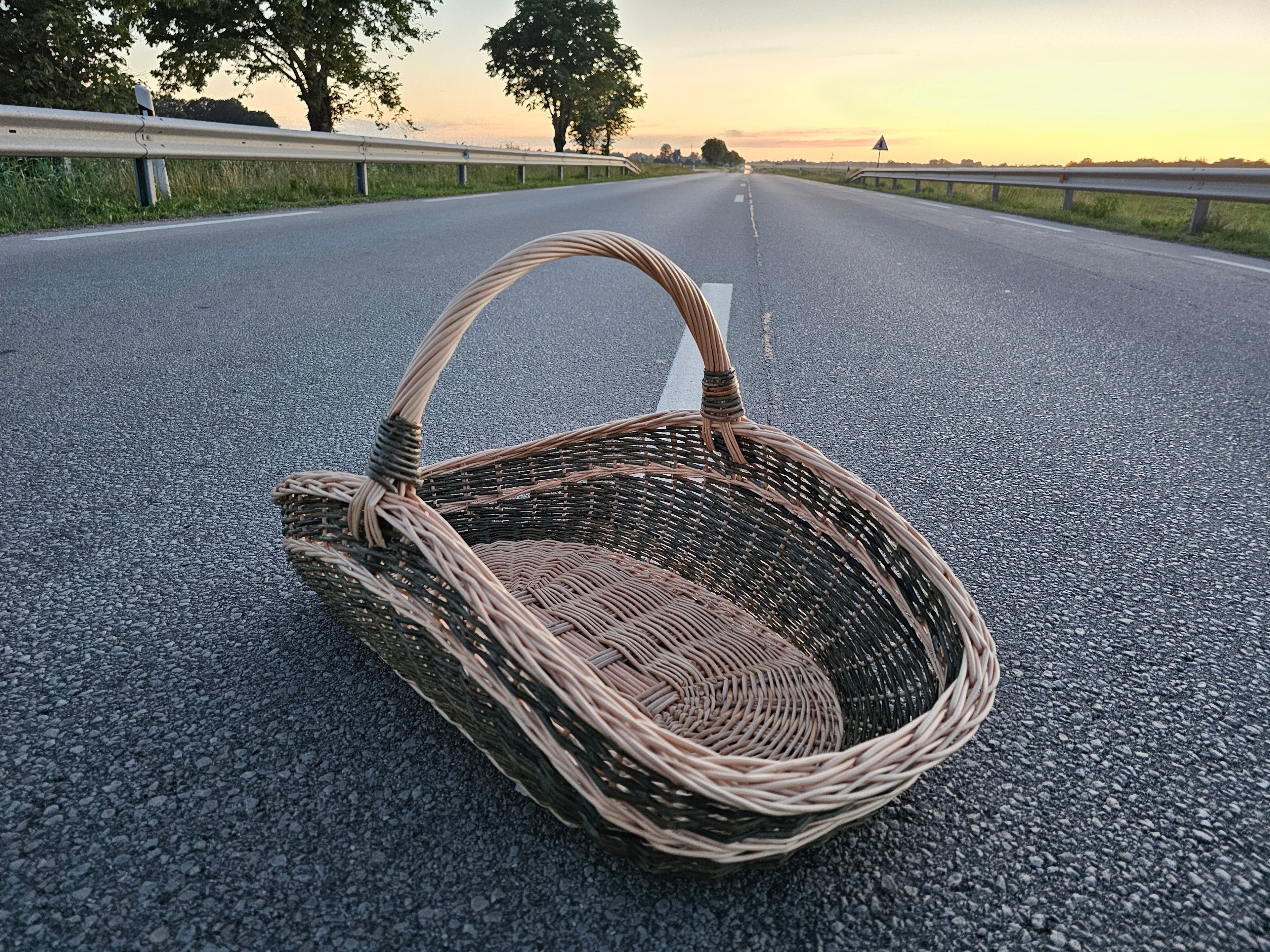 Large wicker basket 027b-1