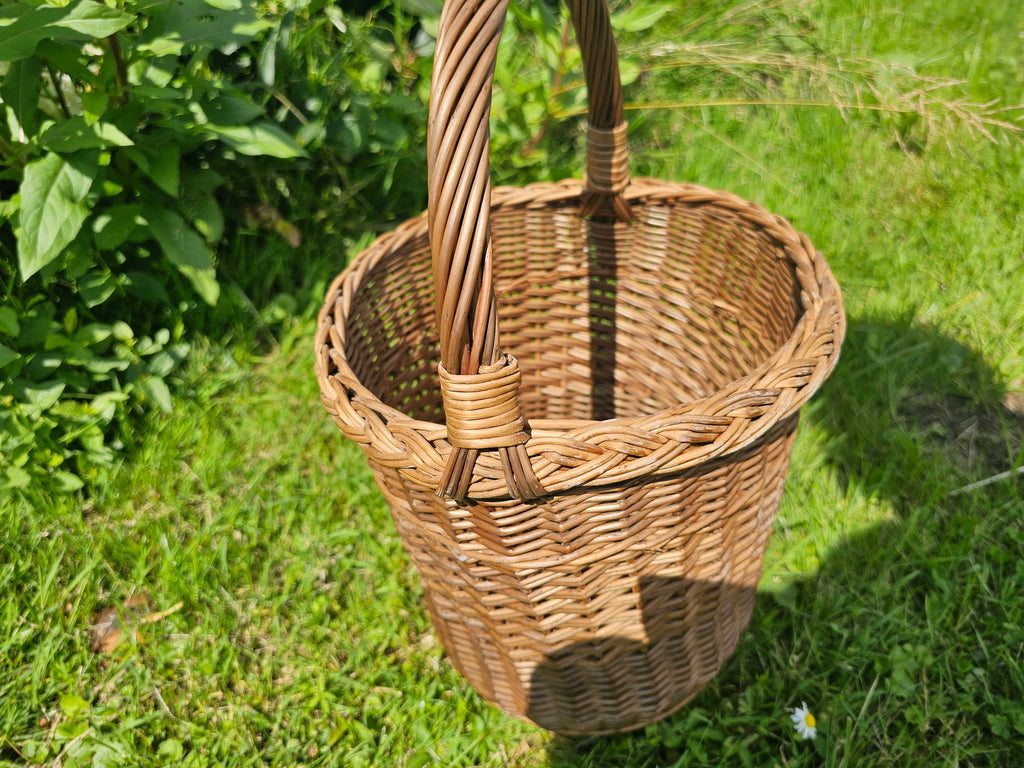 Wicker basket 010b