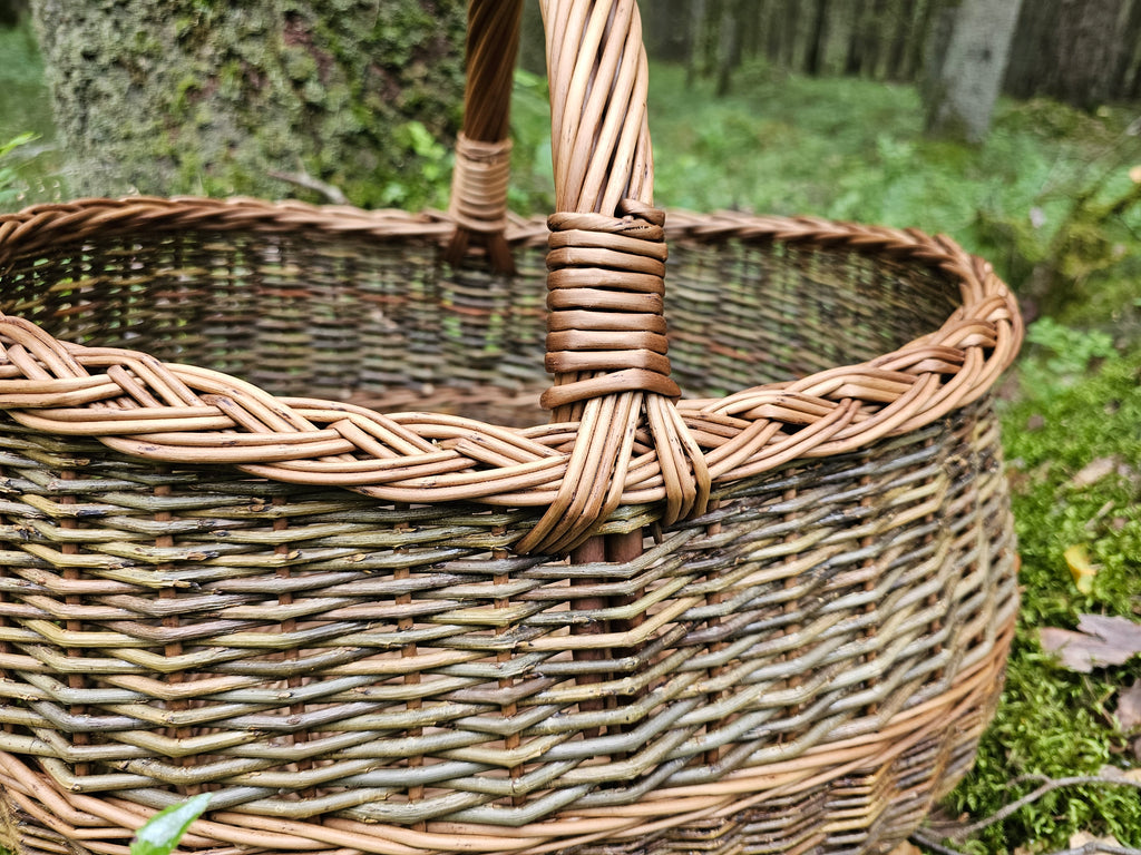 Large wicker basket 047b
