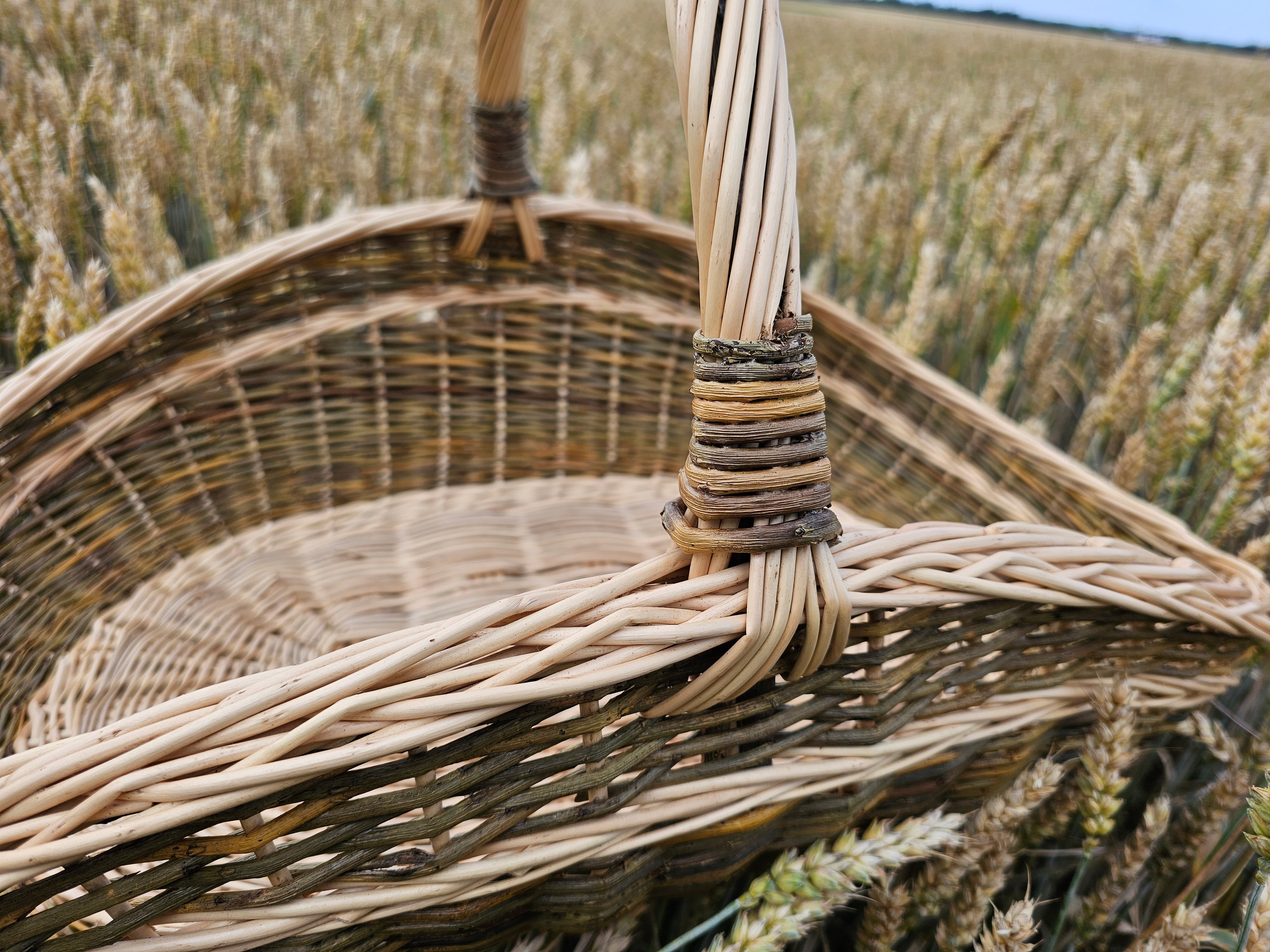 Large wicker basket 027b-1