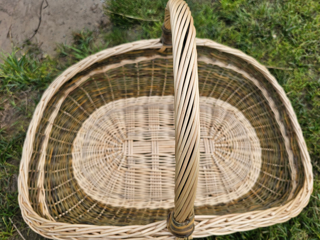 Large wicker basket 027b-1