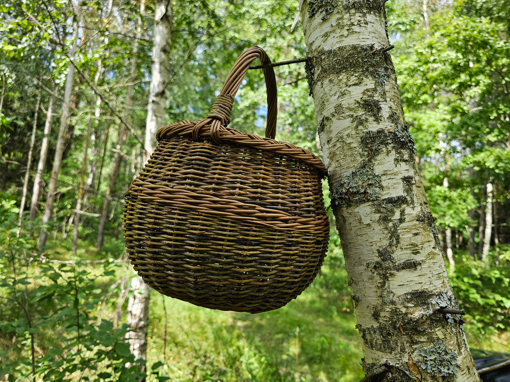 Wicker basket 049b