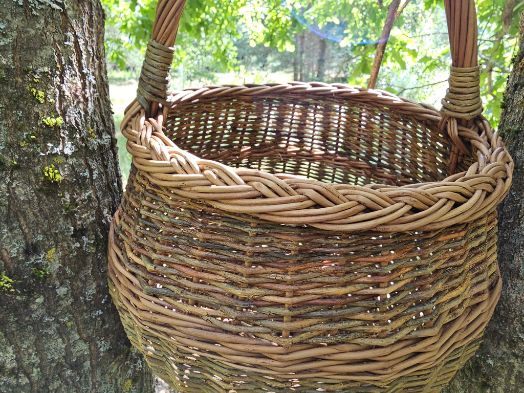 Wicker basket 049b