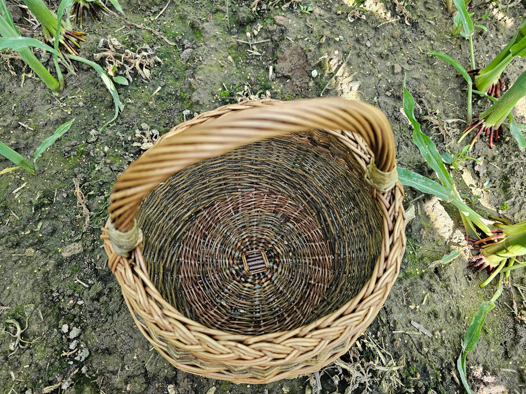 Wicker basket 049b