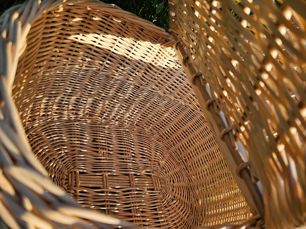 Picnic basket 011b