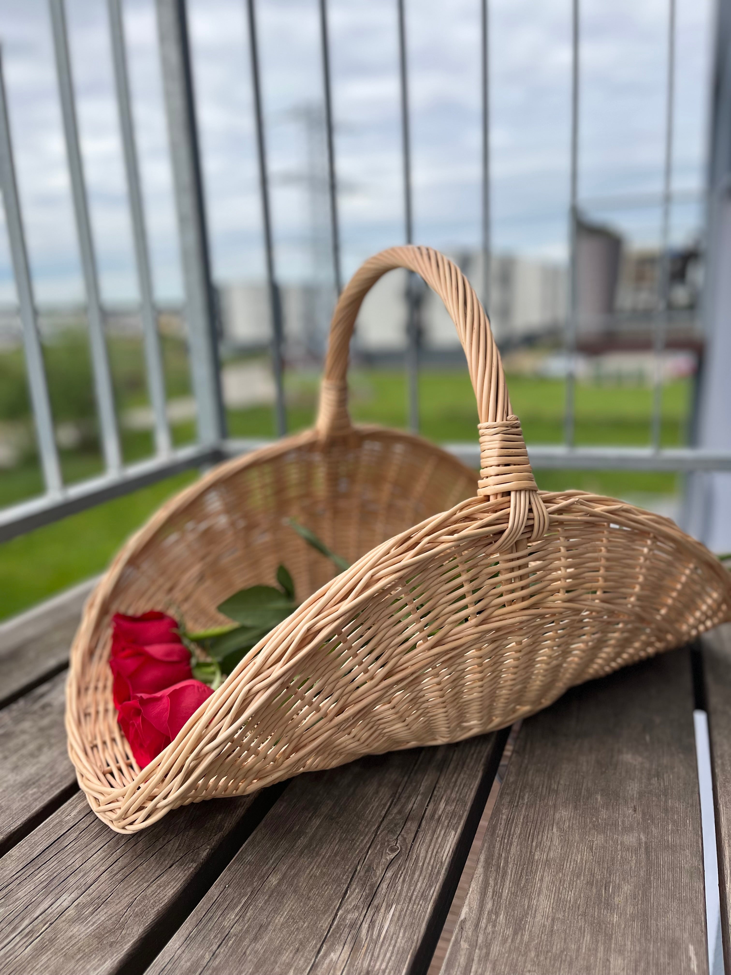 Wicker flower basket 031b