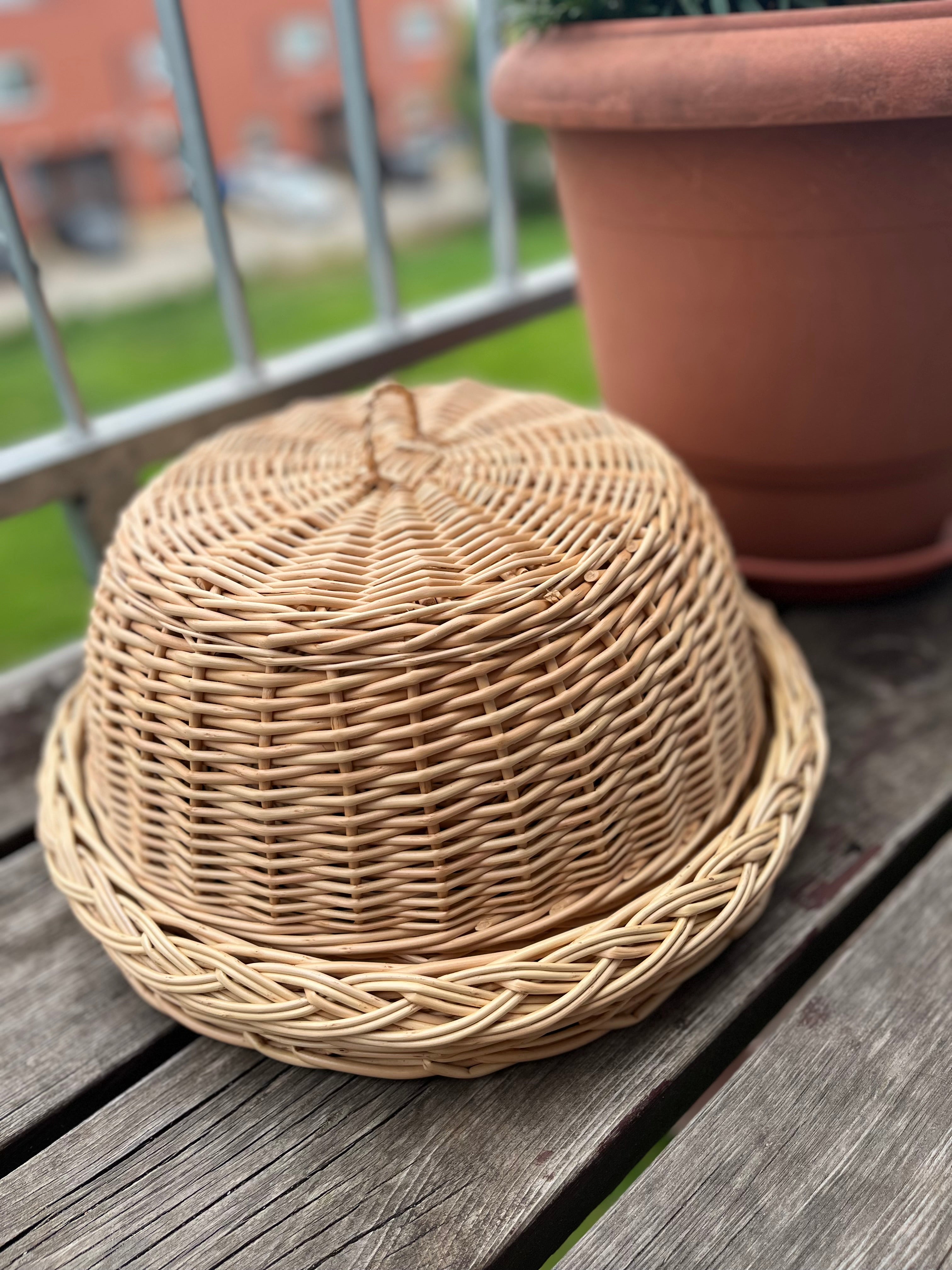 Wicker food cover 017b