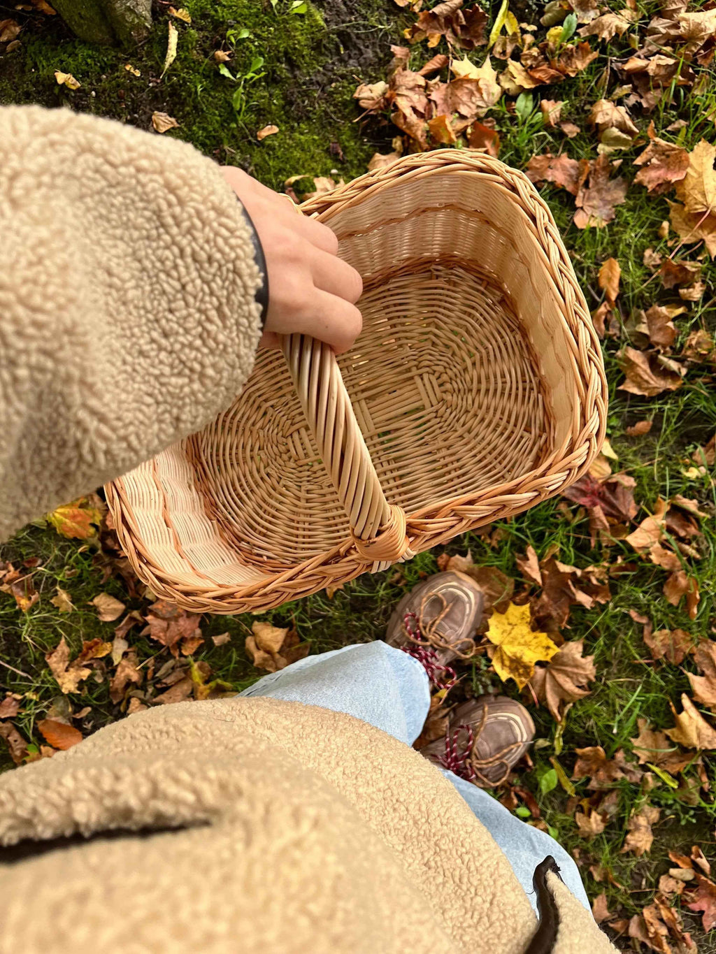 Willow basket 005b - NaturelyWoven wicker - handmade